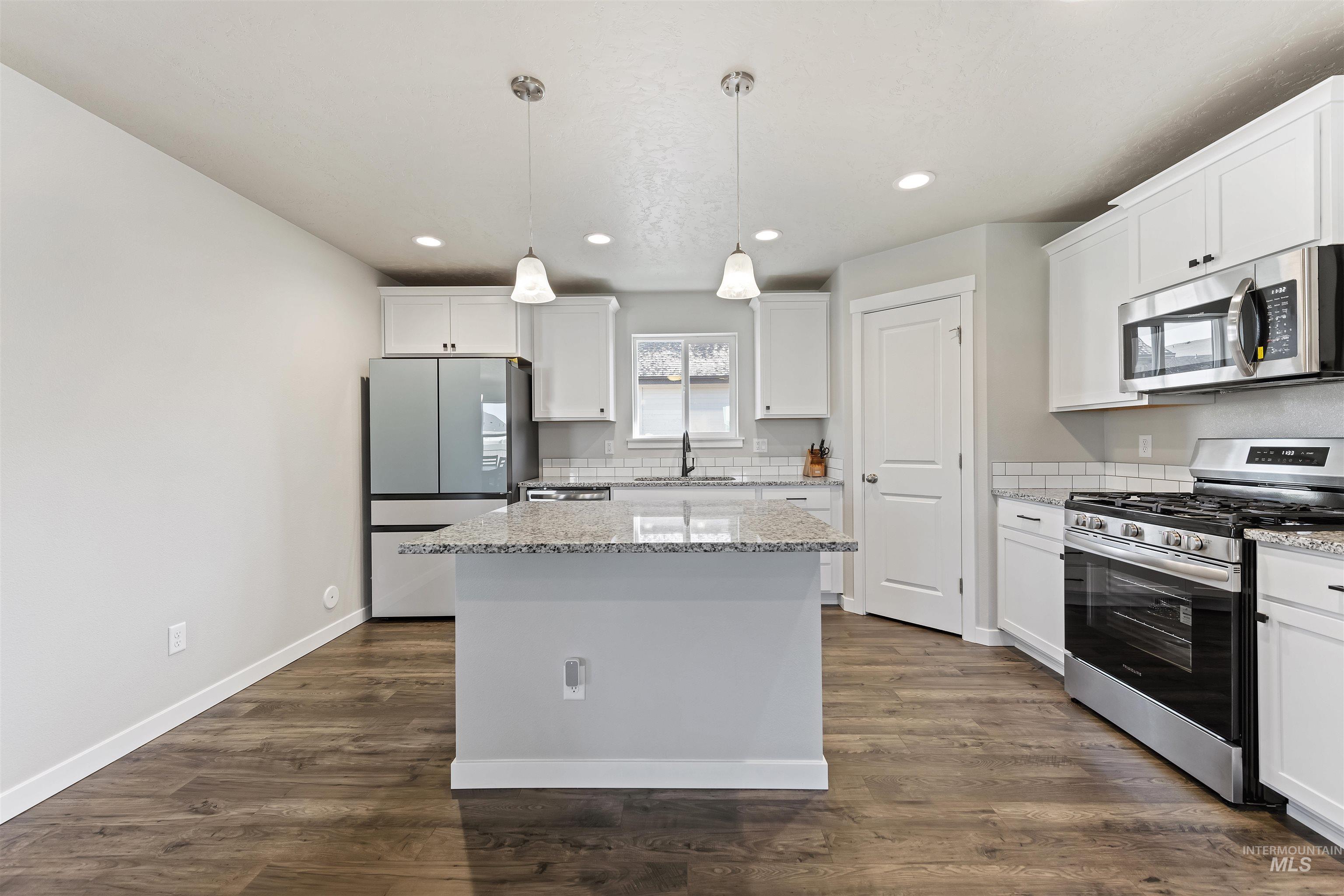 12452 Shadow River St, Caldwell, Idaho 83607, 3 Bedrooms, 2 Bathrooms, Residential For Sale, Price $365,000,MLS 98969124