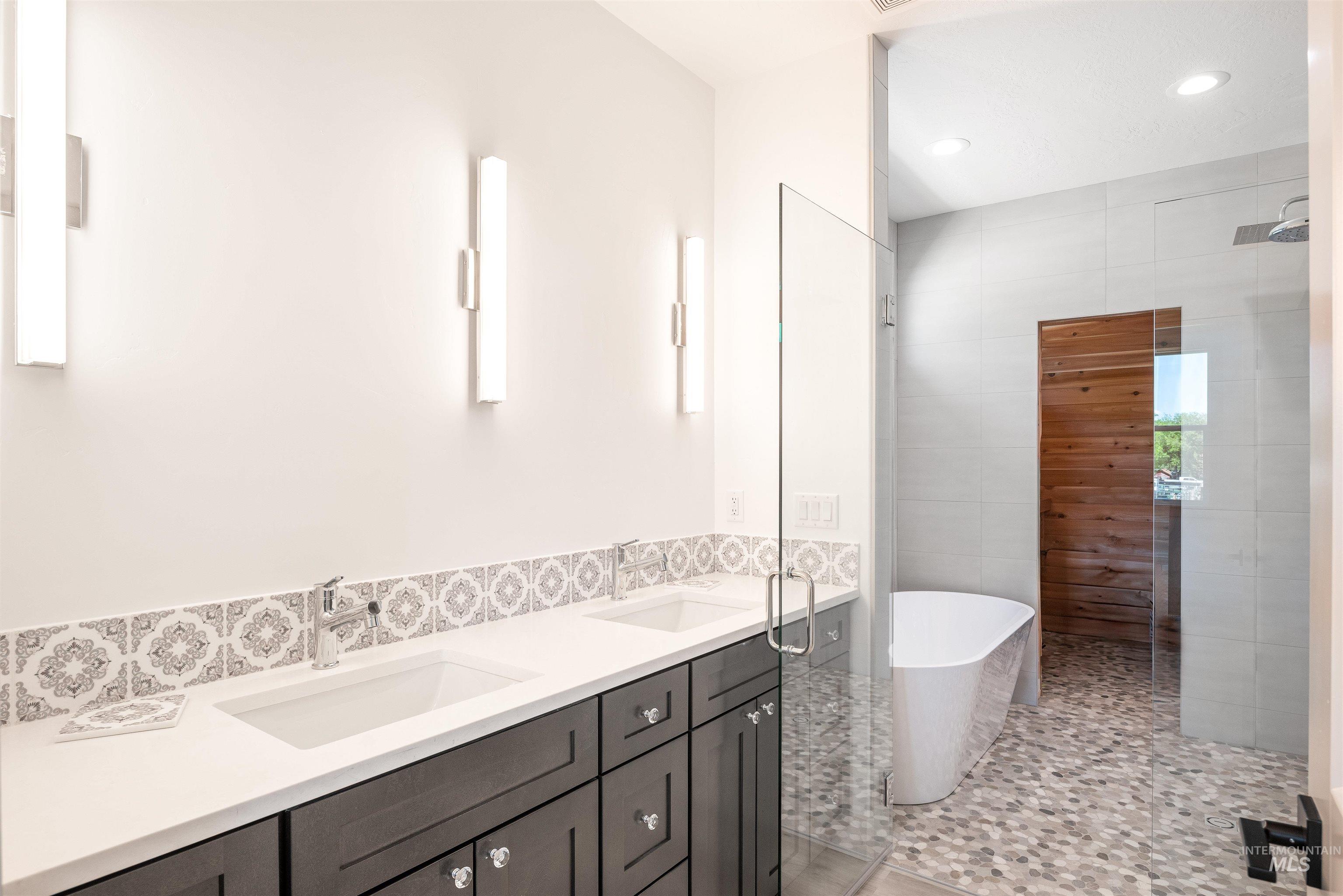 435 E Elaine Ct, Nampa, Idaho 83686, 4 Bedrooms, 3 Bathrooms, Residential For Sale, Price $715,000,MLS 98969125