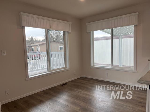 2401 S Owyhee St. #52, Boise, Idaho 83705, 3 Bedrooms, 2 Bathrooms, Residential For Sale, Price $185,000,MLS 98969126