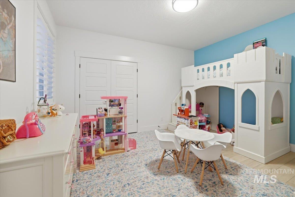 5906 N Schumann Ln, Meridian, Idaho 83646, 5 Bedrooms, 3 Bathrooms, Residential For Sale, Price $1,800,000,MLS 98969127