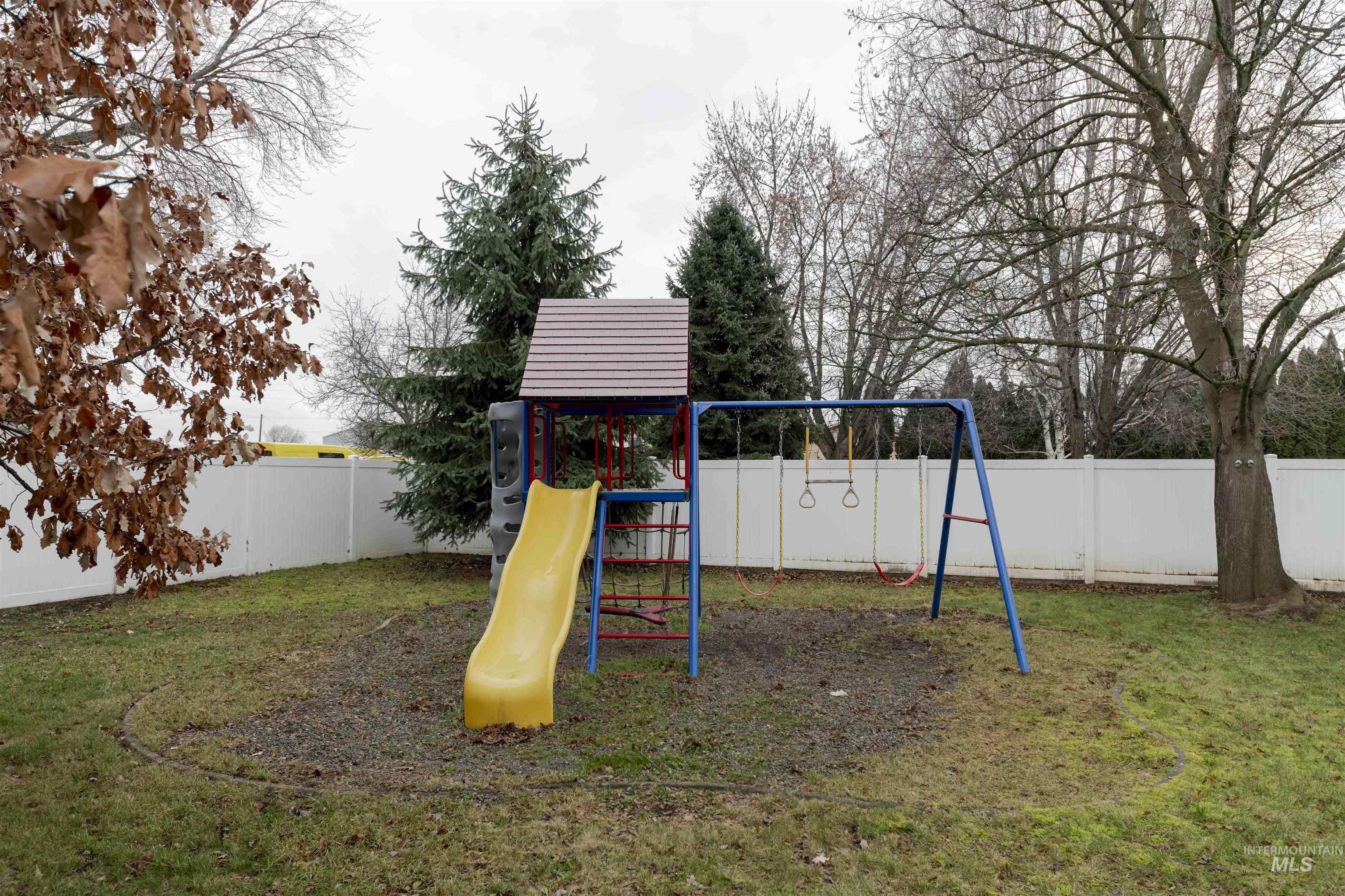 930 Preston Ave, Lewiston, Idaho 83501, 5 Bedrooms, 3 Bathrooms, Residential For Sale, Price $450,000,MLS 98969136