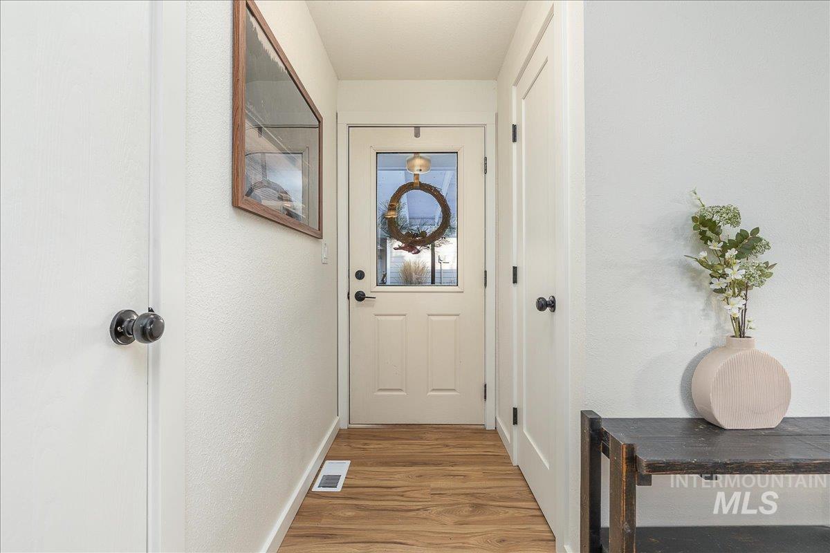 2480 S. Virginia St, Boise, Idaho 83705, 3 Bedrooms, 1 Bathroom, Residential For Sale, Price $389,900,MLS 98969137