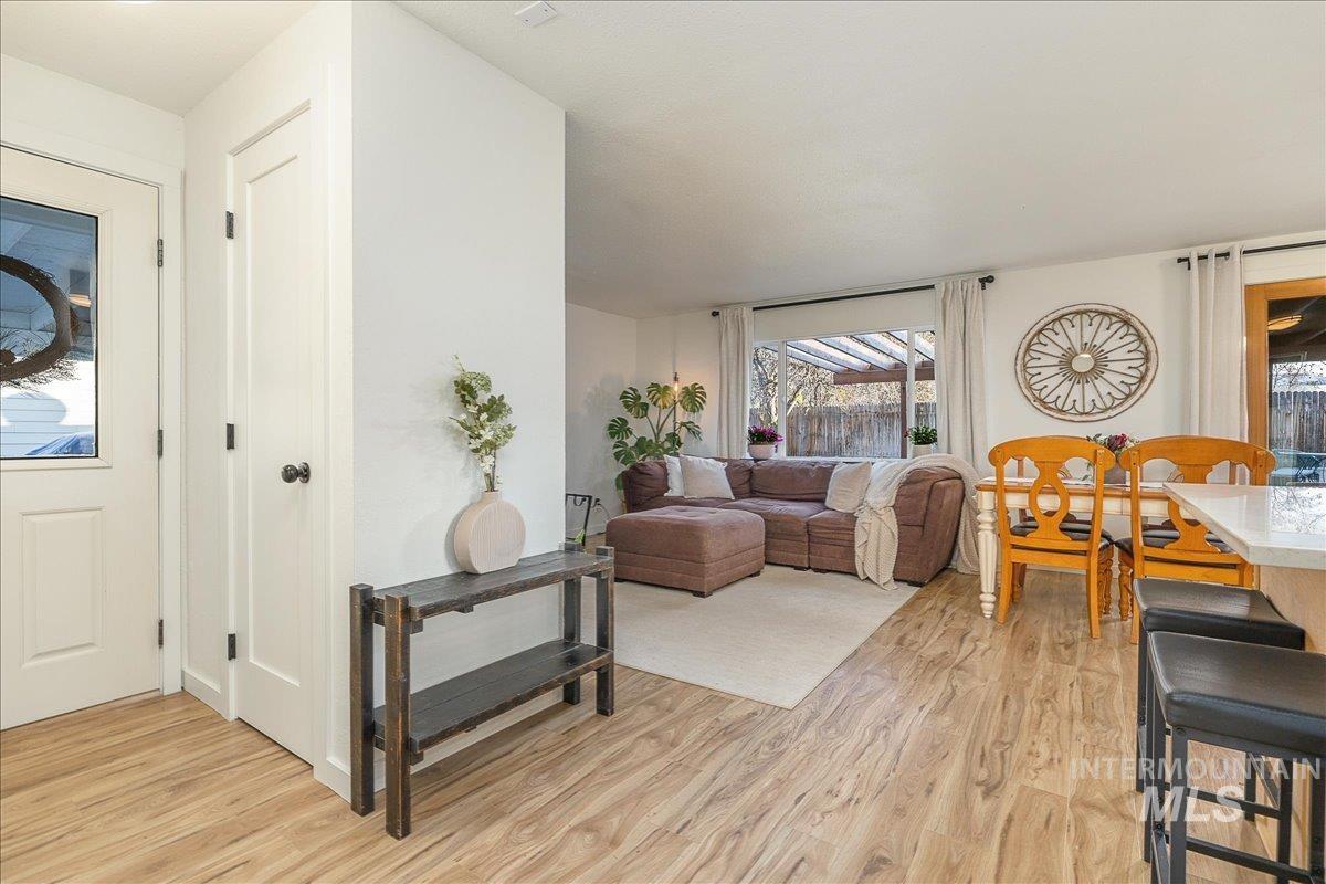 2480 S. Virginia St, Boise, Idaho 83705, 3 Bedrooms, 1 Bathroom, Residential For Sale, Price $389,900,MLS 98969137