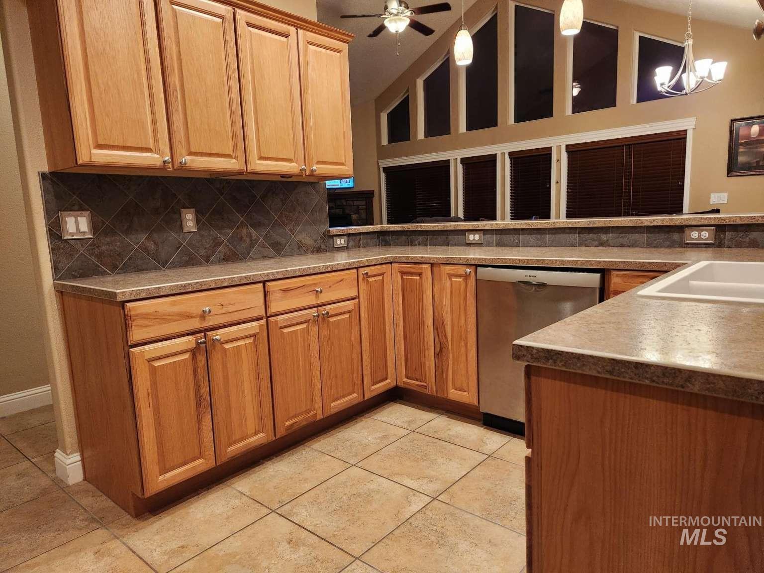 685 King Ave, Ontario, Oregon 97914, 3 Bedrooms, 2 Bathrooms, Residential For Sale, Price $649,000,MLS 98969138