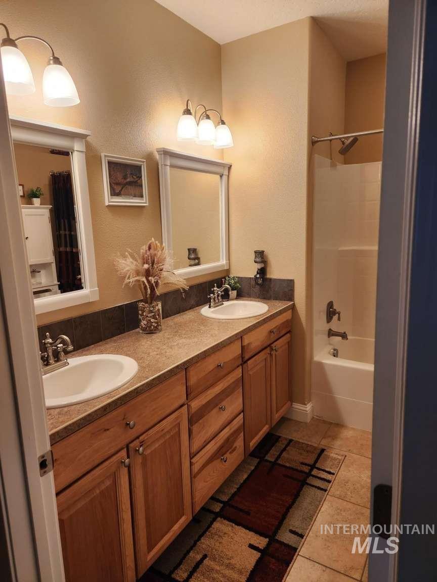 685 King Ave, Ontario, Oregon 97914, 3 Bedrooms, 2 Bathrooms, Residential For Sale, Price $649,000,MLS 98969138