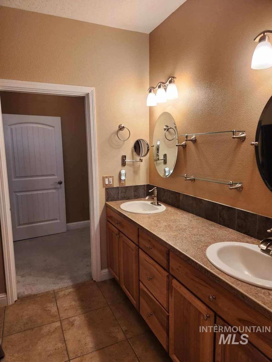 685 King Ave, Ontario, Oregon 97914, 3 Bedrooms, 2 Bathrooms, Residential For Sale, Price $649,000,MLS 98969138