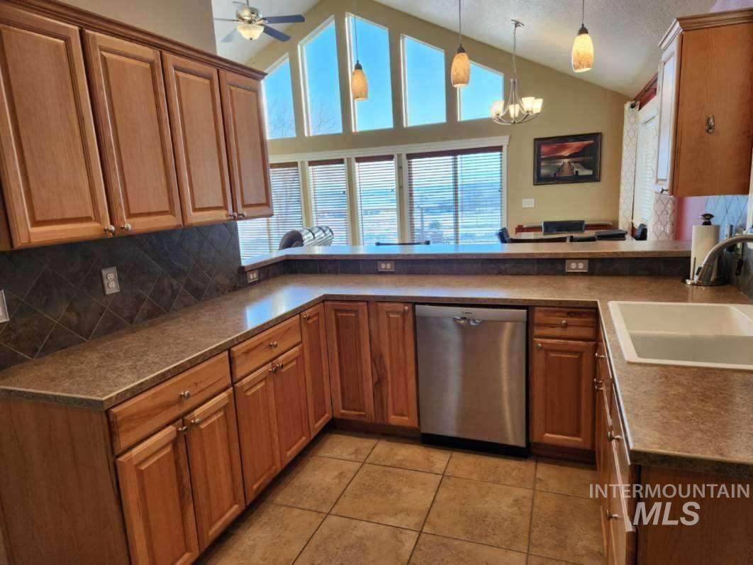 685 King Ave, Ontario, Oregon 97914, 3 Bedrooms, 2 Bathrooms, Residential For Sale, Price $649,000,MLS 98969138