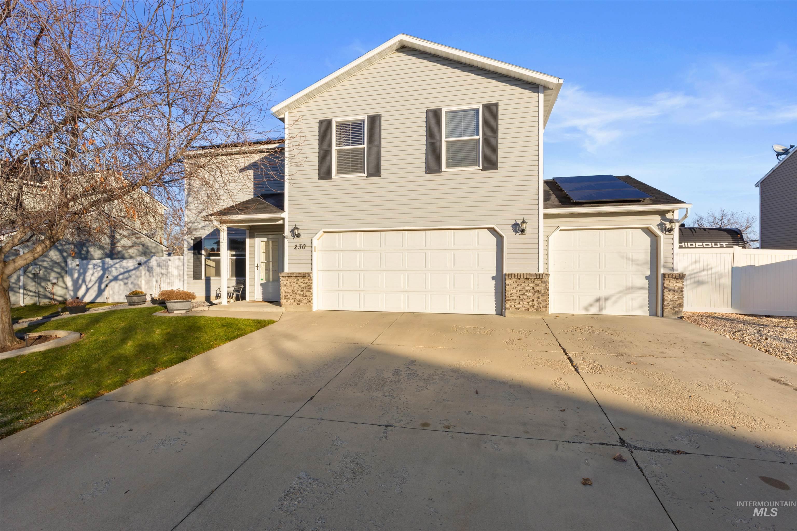 230 E Poplin St., Kuna, Idaho 83634-1492, 4 Bedrooms, 2.5 Bathrooms, Residential For Sale, Price $429,900, 98969142