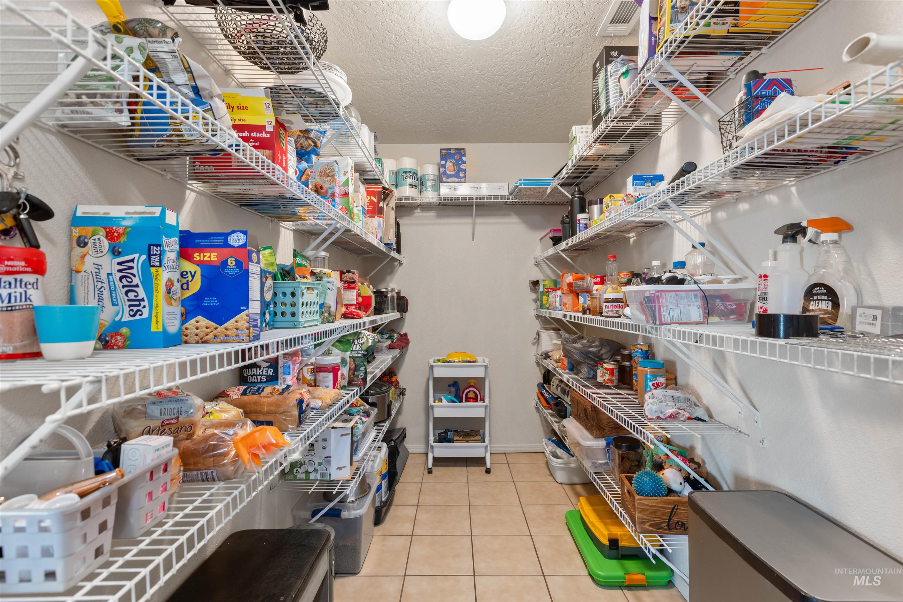 230 E Poplin St., Kuna, Idaho 83634-1492, 4 Bedrooms, 2.5 Bathrooms, Residential For Sale, Price $429,900, 98969142