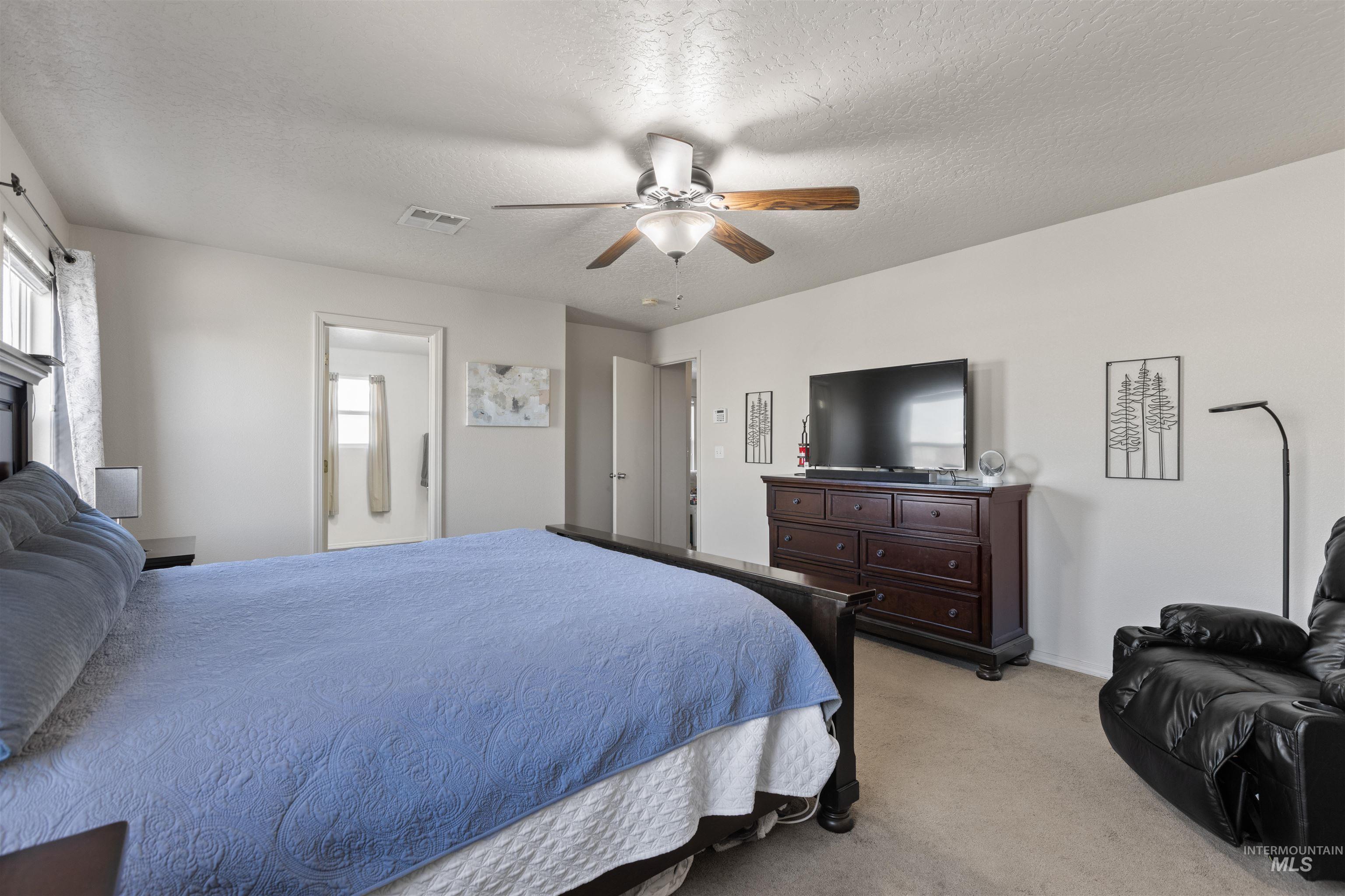 230 E Poplin St., Kuna, Idaho 83634-1492, 4 Bedrooms, 2.5 Bathrooms, Residential For Sale, Price $429,900, 98969142