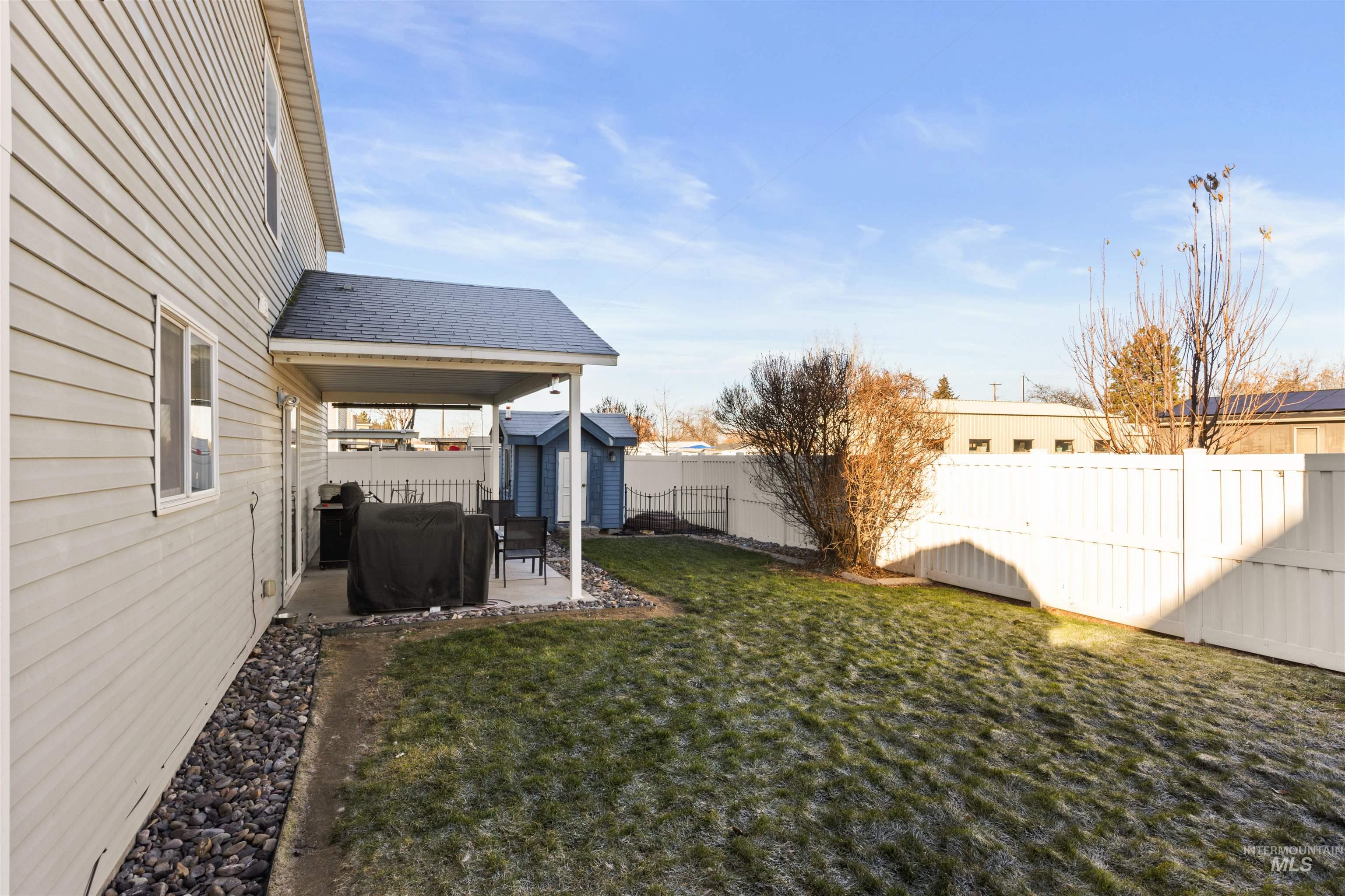 230 E Poplin St., Kuna, Idaho 83634-1492, 4 Bedrooms, 2.5 Bathrooms, Residential For Sale, Price $429,900, 98969142