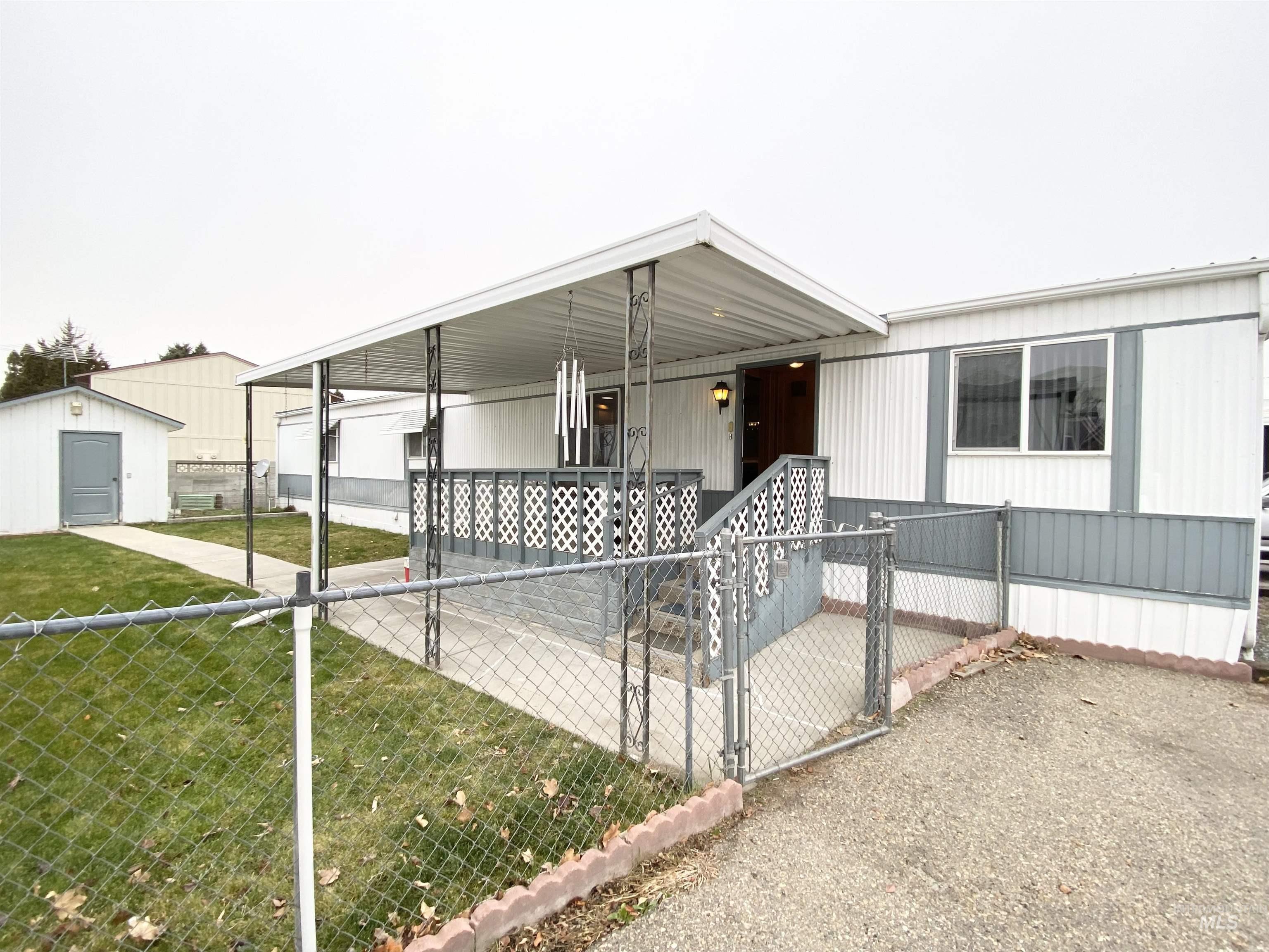 2205 E Linden, Caldwell, Idaho 83605, 2 Bedrooms, 2 Bathrooms, Residential For Sale, Price $79,900,MLS 98969158
