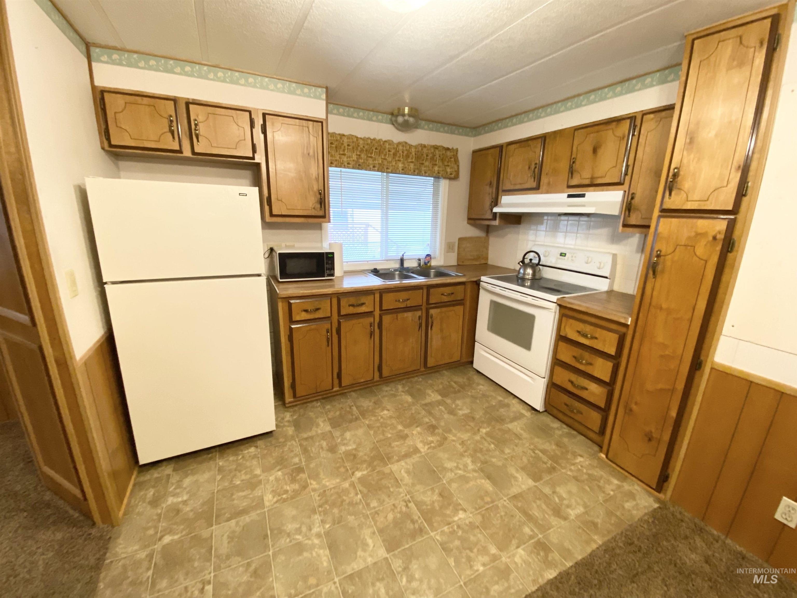 2205 E Linden, Caldwell, Idaho 83605, 2 Bedrooms, 2 Bathrooms, Residential For Sale, Price $79,900,MLS 98969158