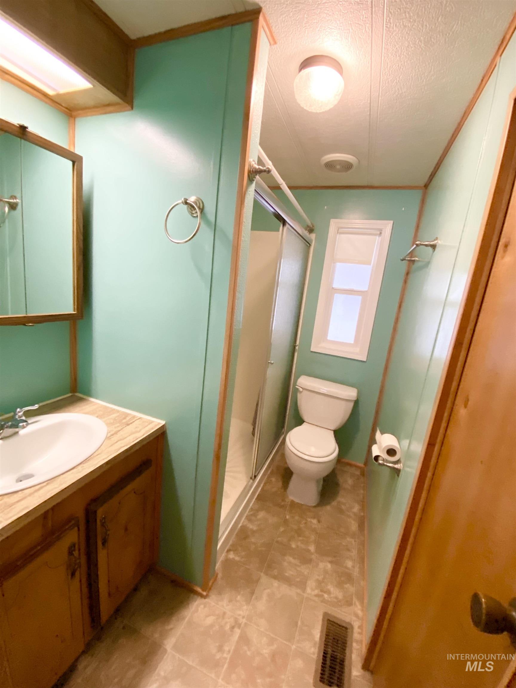 2205 E Linden, Caldwell, Idaho 83605, 2 Bedrooms, 2 Bathrooms, Residential For Sale, Price $79,900,MLS 98969158