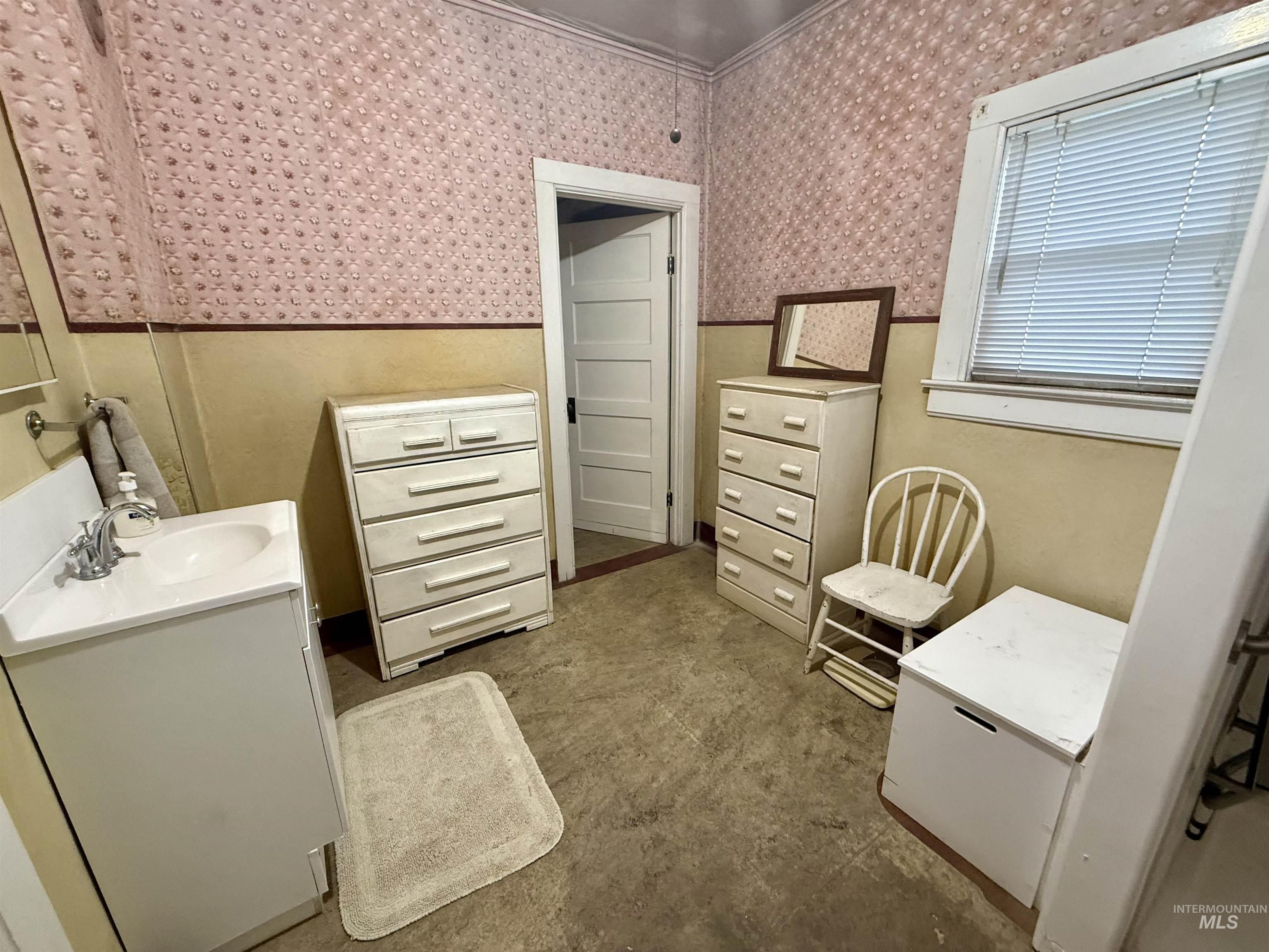 1368 Chestnut St., Clarkston, Washington 99403, 3 Bedrooms, 1 Bathroom, Residential For Sale, Price $325,000,MLS 98969164