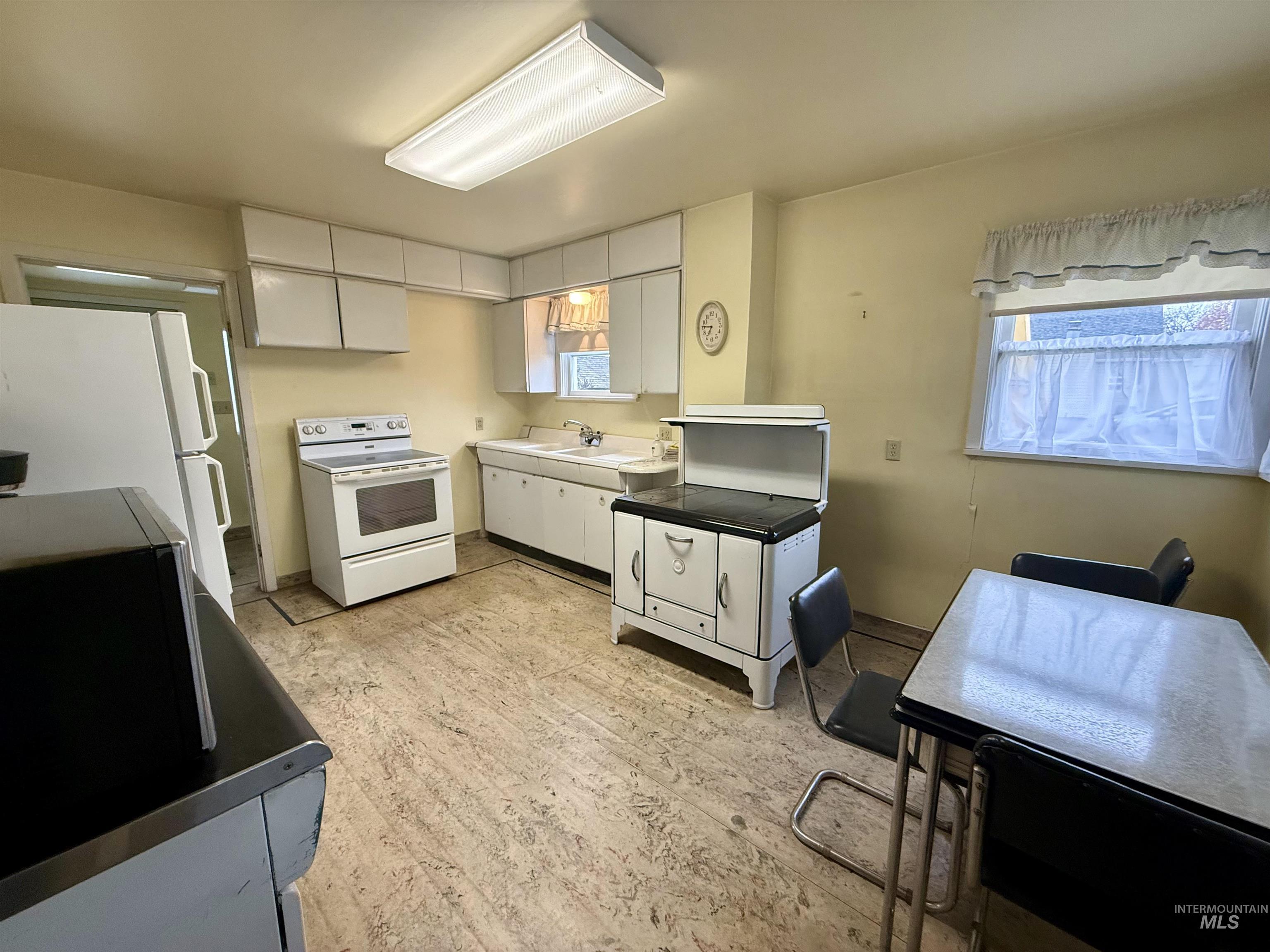 1368 Chestnut St., Clarkston, Washington 99403, 3 Bedrooms, 1 Bathroom, Residential For Sale, Price $325,000,MLS 98969164