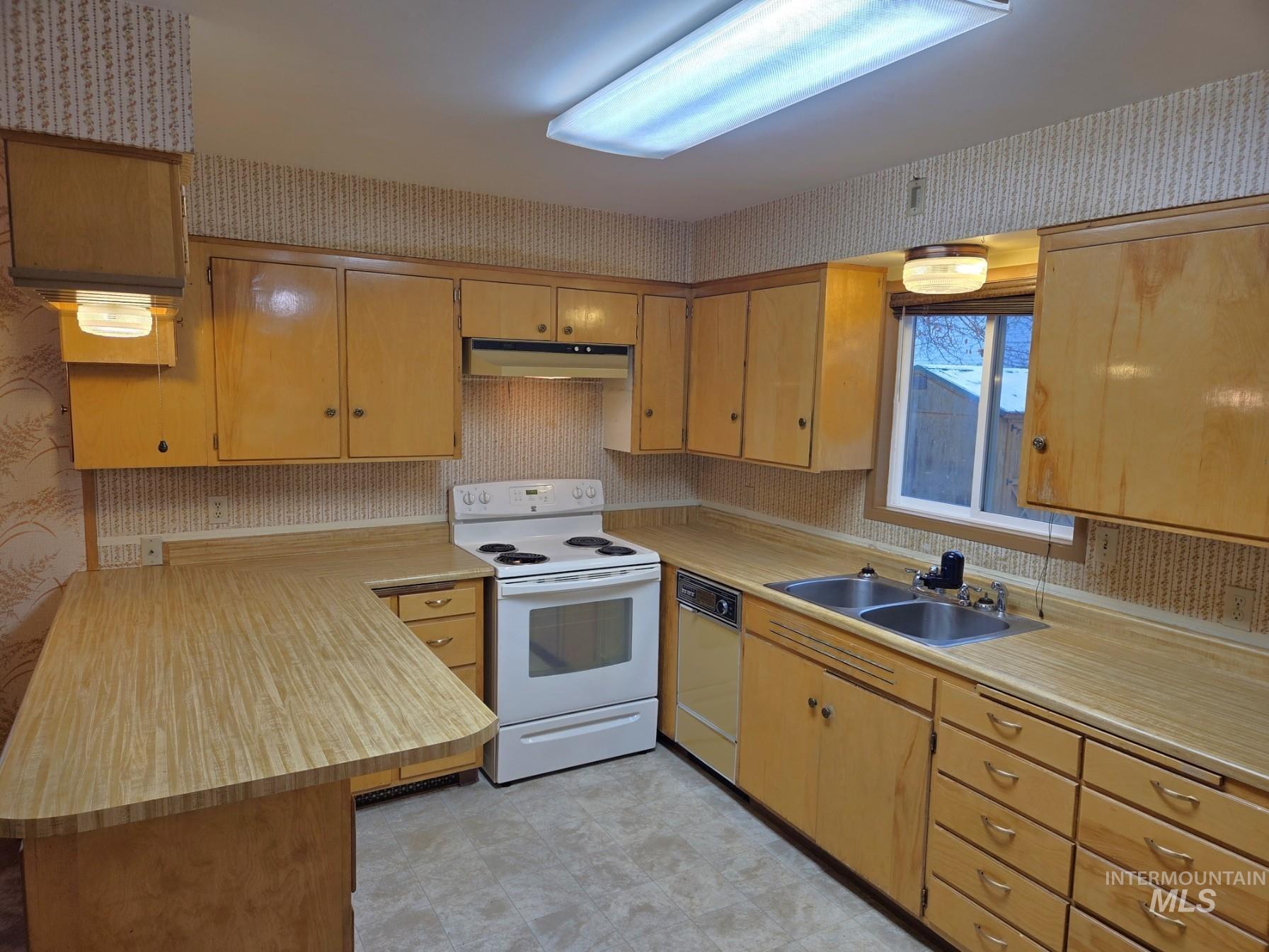 615 N Washington, Moscow, Idaho 83843, 4 Bedrooms, 2 Bathrooms, Residential For Sale, Price $449,000,MLS 98969172