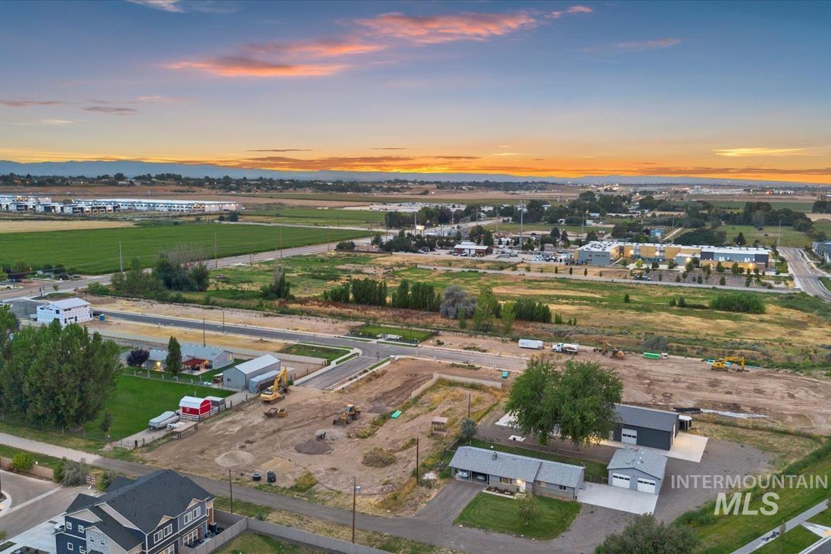 45 N Feather Reed Ave., Meridian, Idaho 83642, 3 Bedrooms, 2.5 Bathrooms, Residential For Sale, Price $555,500,MLS 98969184