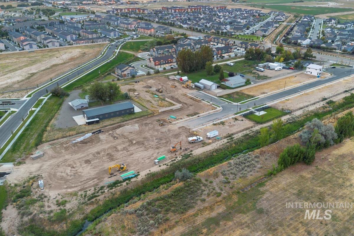 45 N Feather Reed Ave., Meridian, Idaho 83642, 3 Bedrooms, 2.5 Bathrooms, Residential For Sale, Price $555,500,MLS 98969184