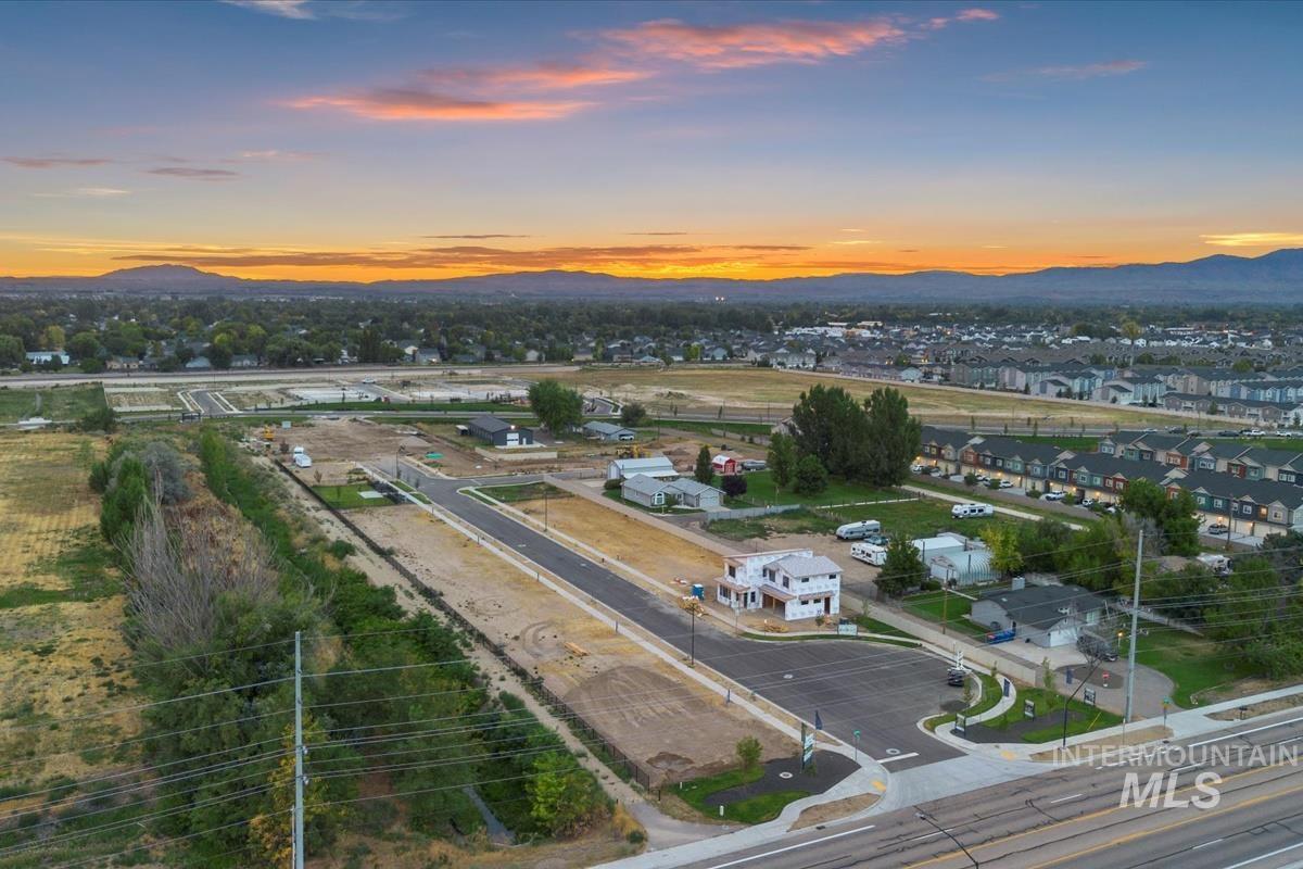 45 N Feather Reed Ave., Meridian, Idaho 83642, 3 Bedrooms, 2.5 Bathrooms, Residential For Sale, Price $555,500,MLS 98969184