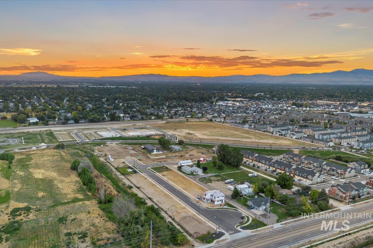 45 N Feather Reed Ave., Meridian, Idaho 83642, 3 Bedrooms, 2.5 Bathrooms, Residential For Sale, Price $555,500,MLS 98969184