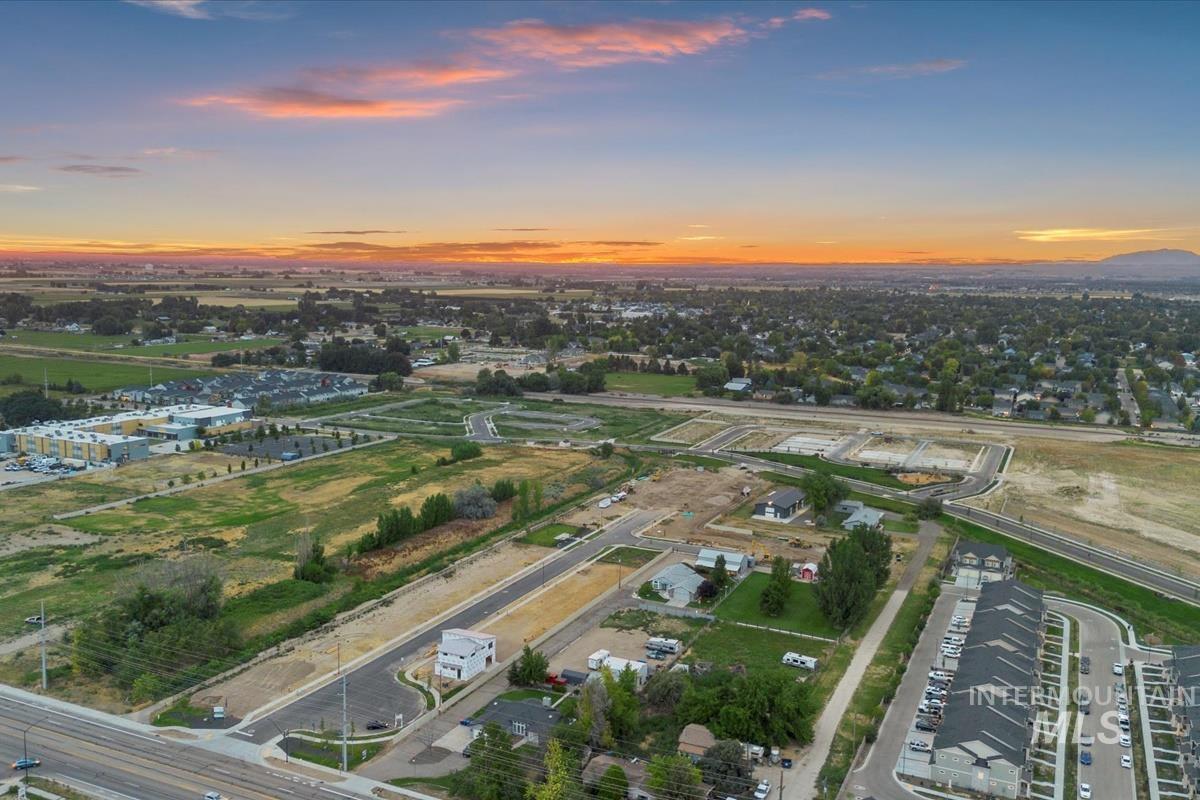 45 N Feather Reed Ave., Meridian, Idaho 83642, 3 Bedrooms, 2.5 Bathrooms, Residential For Sale, Price $555,500,MLS 98969184