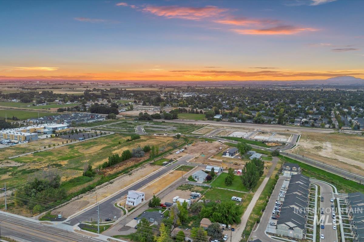 45 N Feather Reed Ave., Meridian, Idaho 83642, 3 Bedrooms, 2.5 Bathrooms, Residential For Sale, Price $555,500,MLS 98969184