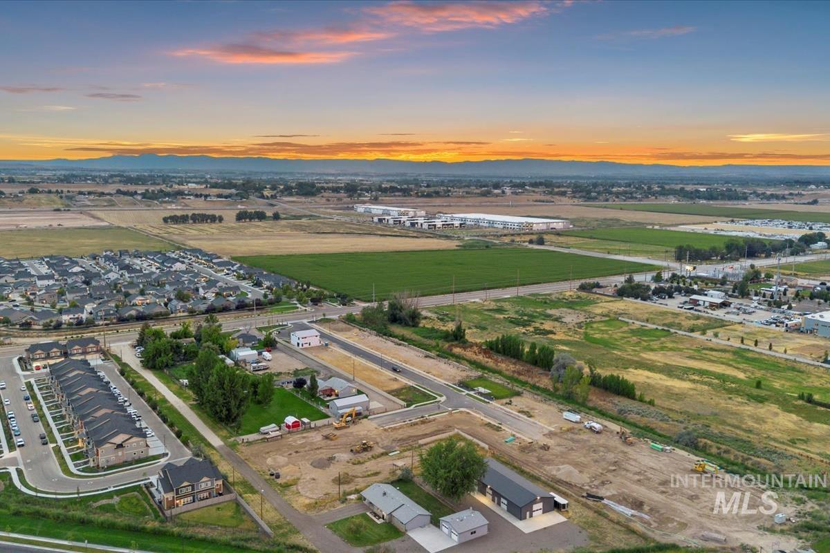 45 N Feather Reed Ave., Meridian, Idaho 83642, 3 Bedrooms, 2.5 Bathrooms, Residential For Sale, Price $555,500,MLS 98969184