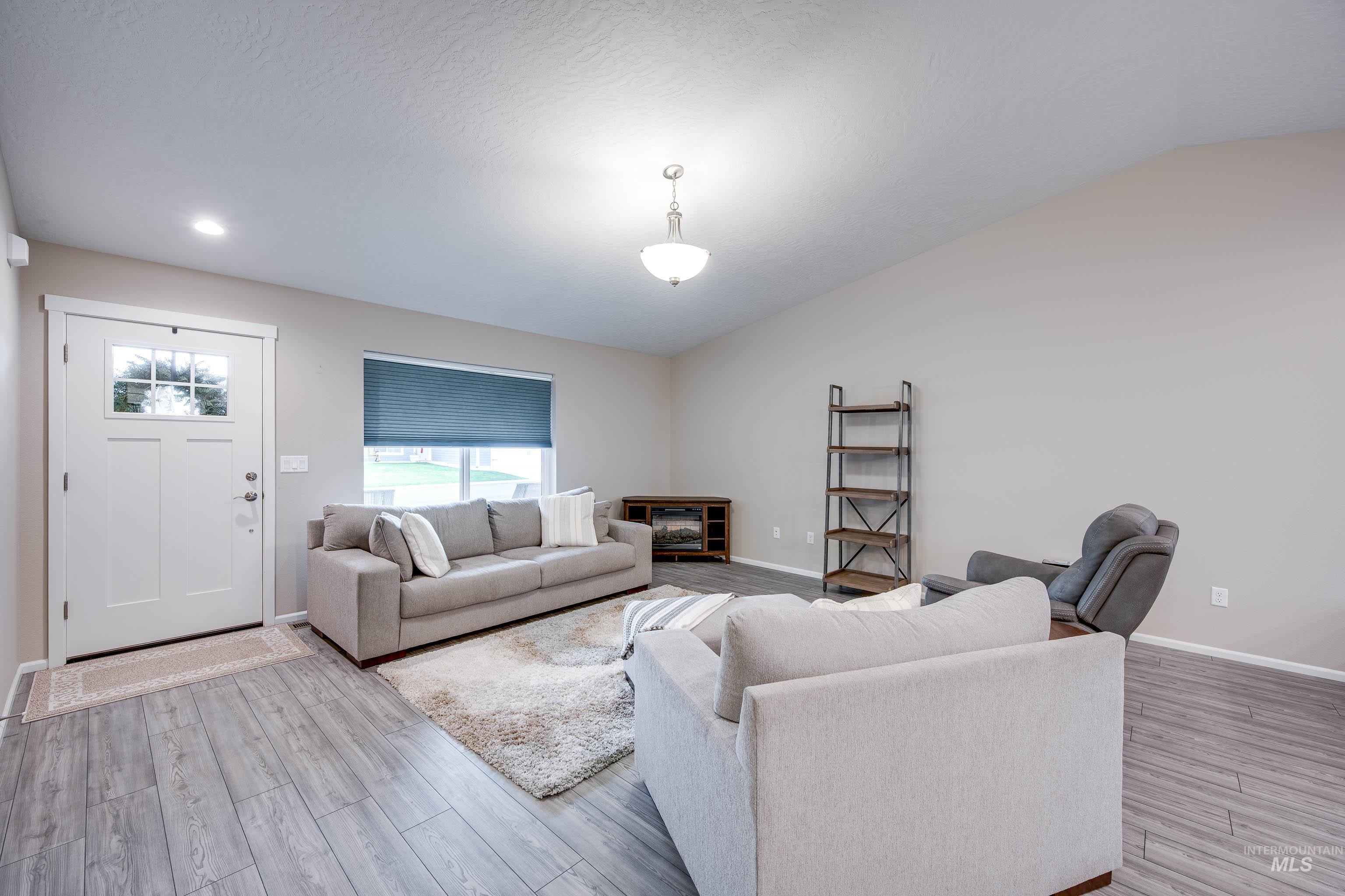 2586 Springsnow Street, Clarkston, Washington 99403, 3 Bedrooms, 2 Bathrooms, Residential For Sale, Price $353,000,MLS 98969189