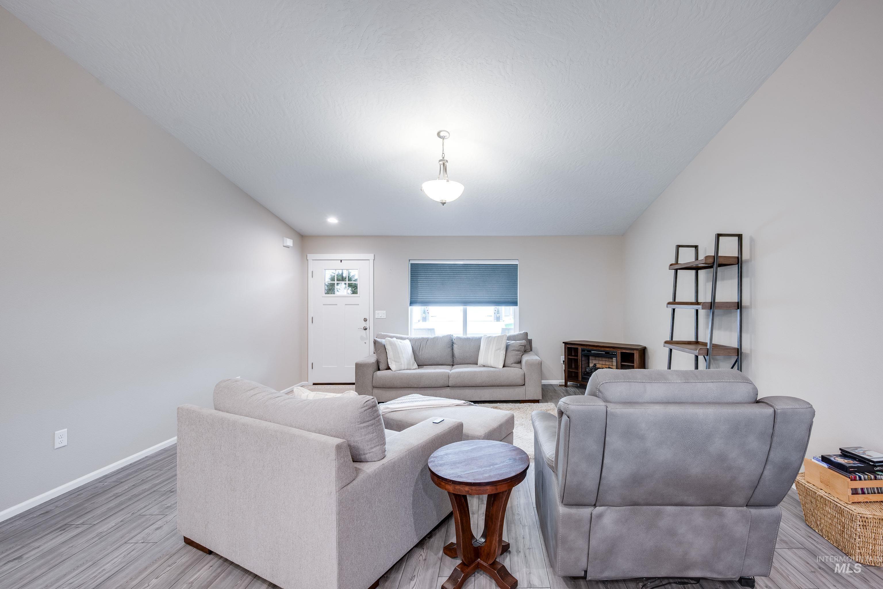 2586 Springsnow Street, Clarkston, Washington 99403, 3 Bedrooms, 2 Bathrooms, Residential For Sale, Price $353,000,MLS 98969189