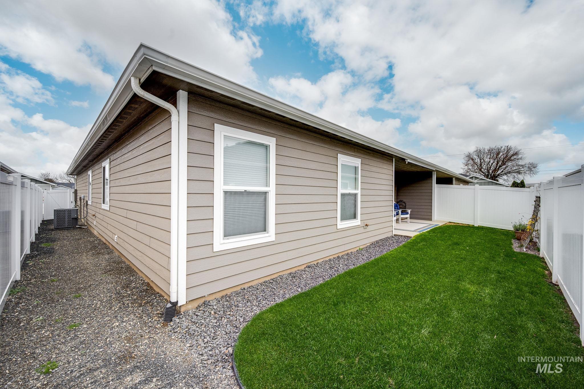 2586 Springsnow Street, Clarkston, Washington 99403, 3 Bedrooms, 2 Bathrooms, Residential For Sale, Price $353,000,MLS 98969189