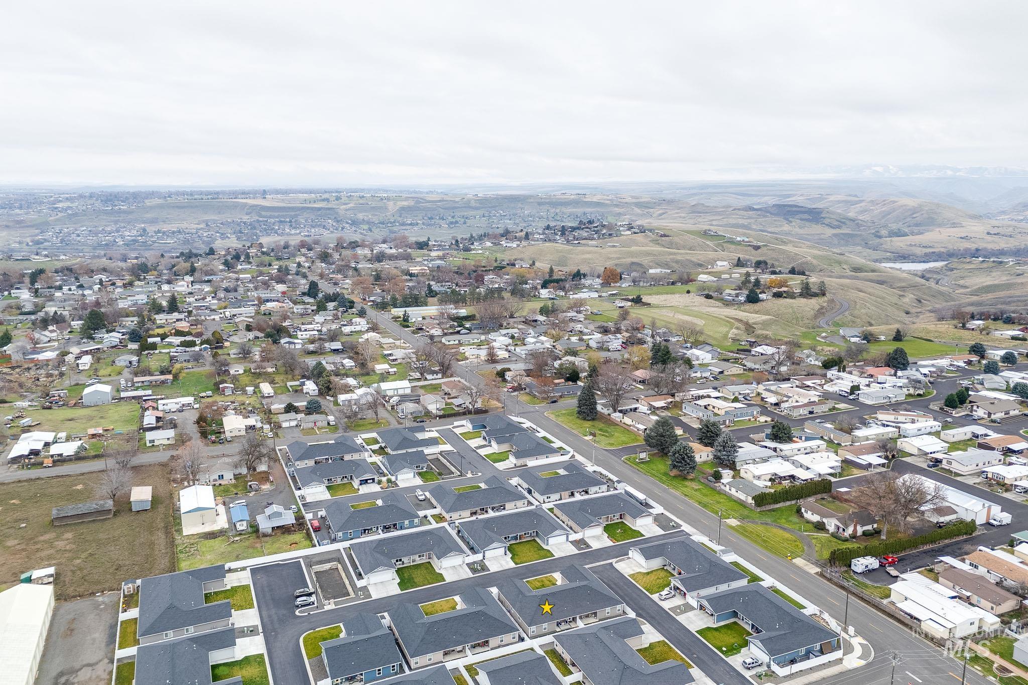 2586 Springsnow Street, Clarkston, Washington 99403, 3 Bedrooms, 2 Bathrooms, Residential For Sale, Price $353,000,MLS 98969189