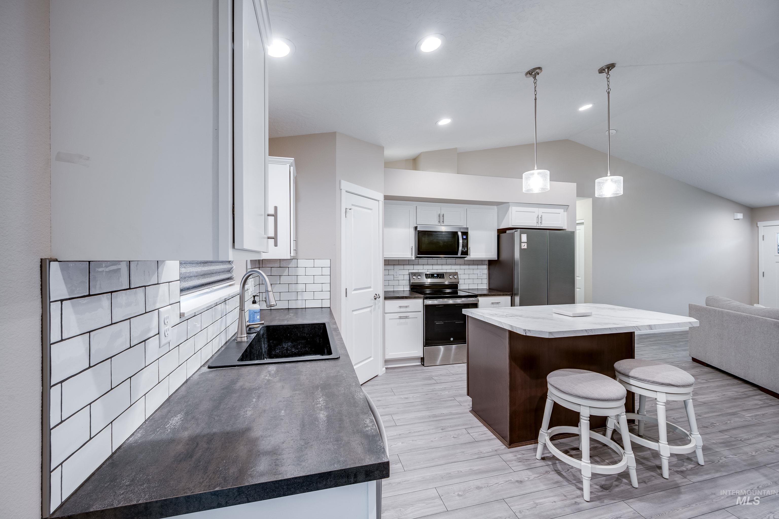 2586 Springsnow Street, Clarkston, Washington 99403, 3 Bedrooms, 2 Bathrooms, Residential For Sale, Price $353,000,MLS 98969189