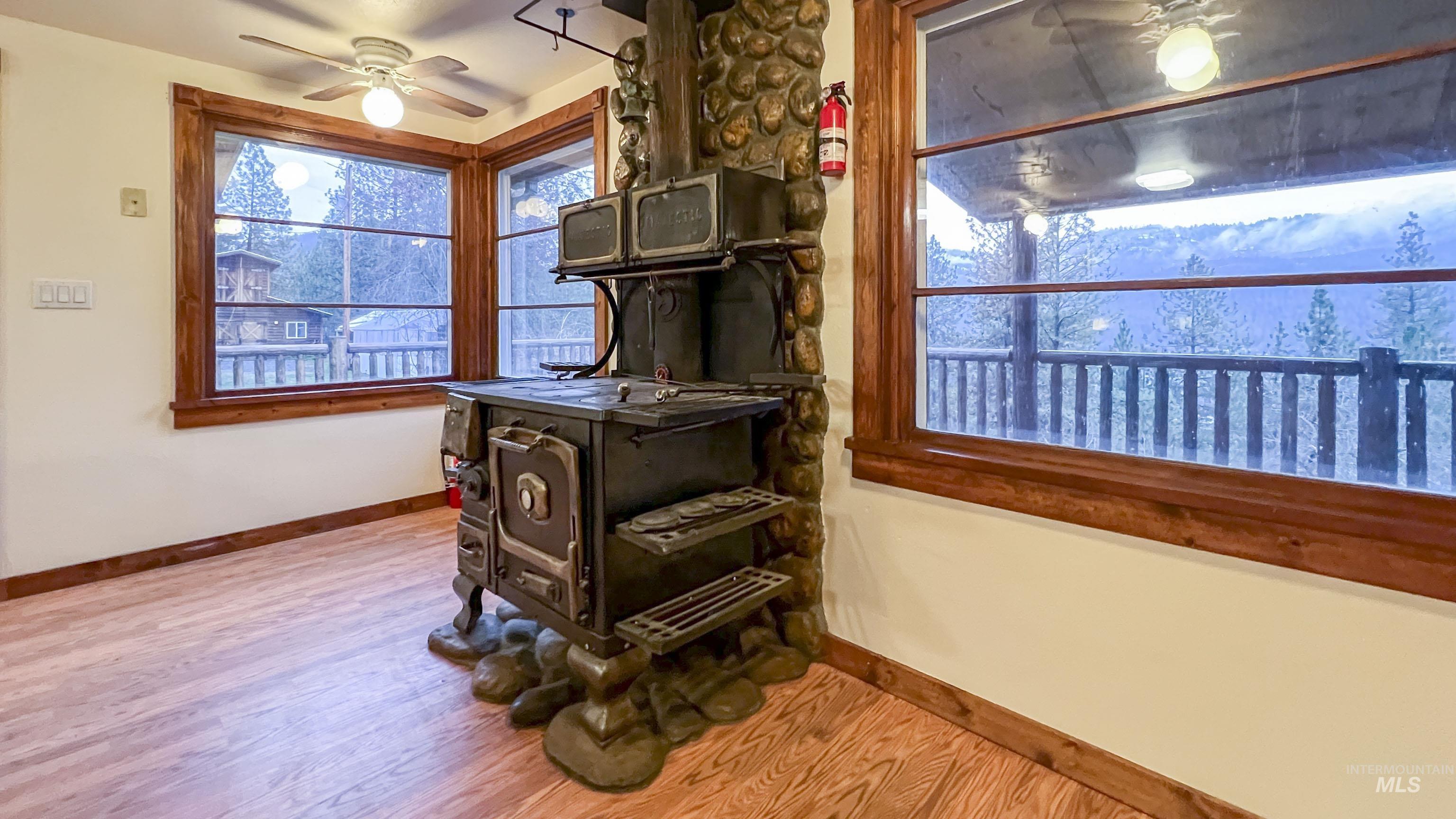 719 Viewpoint Rd, Ahsahka, Idaho 83520, 2 Bedrooms, 1 Bathroom, Residential For Sale, Price $415,000,MLS 98969193