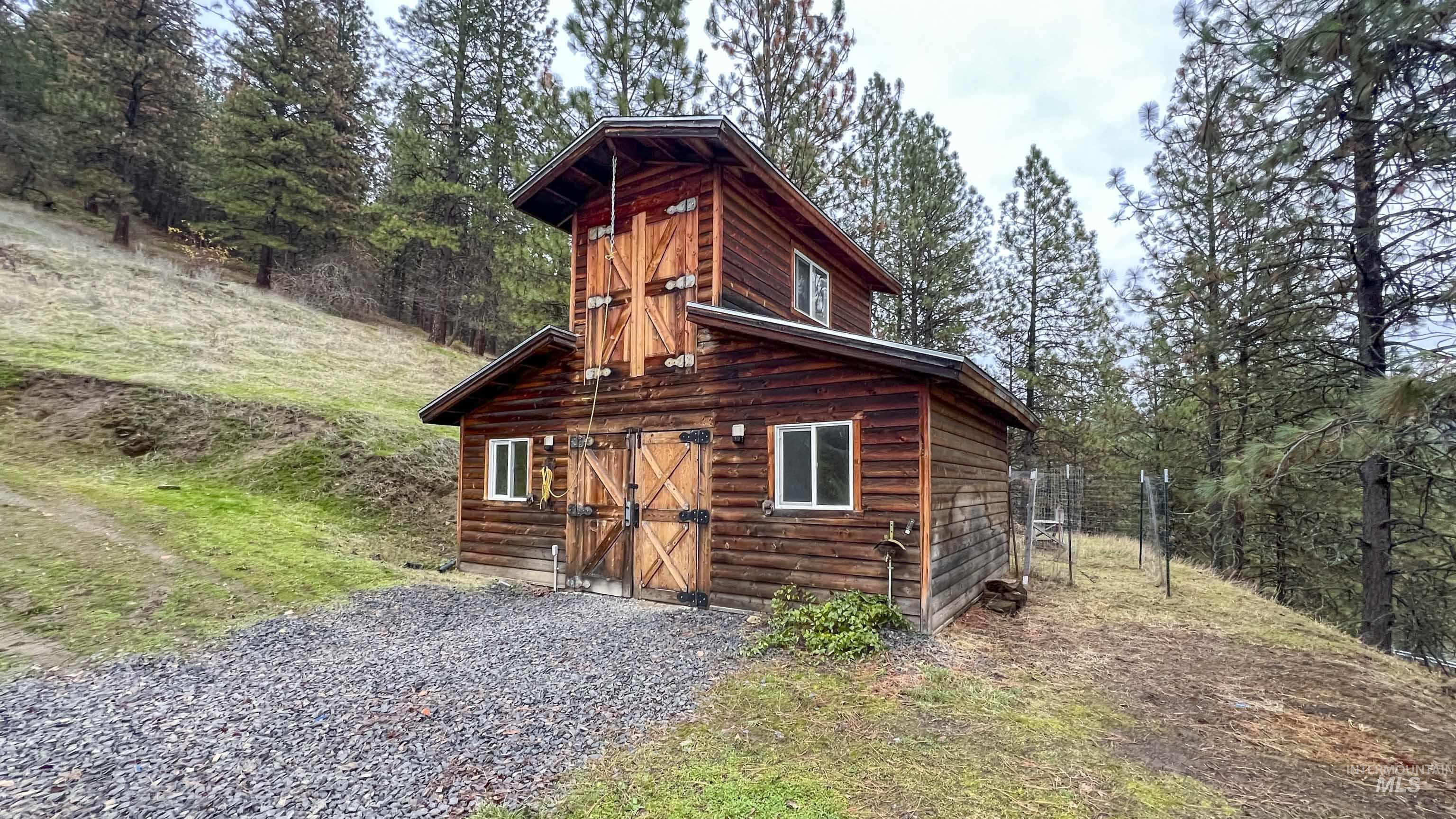 719 Viewpoint Rd, Ahsahka, Idaho 83520, 2 Bedrooms, 1 Bathroom, Residential For Sale, Price $415,000,MLS 98969193
