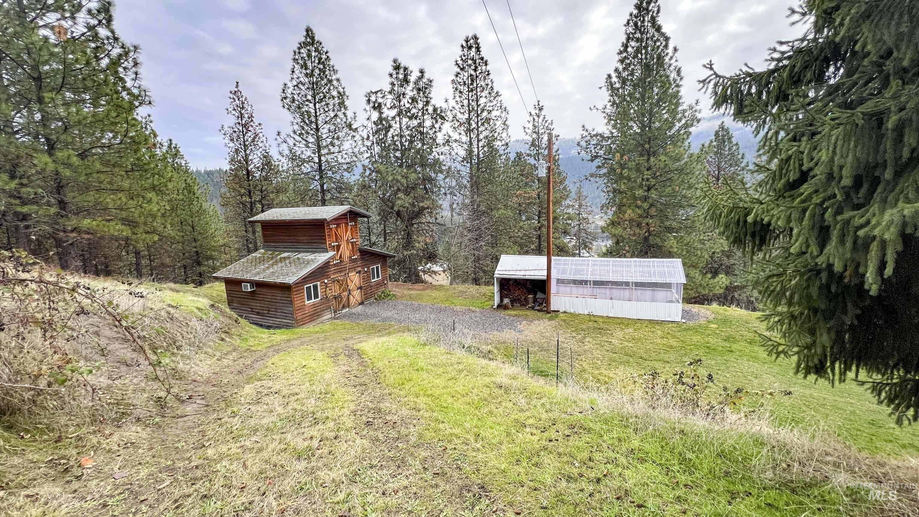719 Viewpoint Rd, Ahsahka, Idaho 83520, 2 Bedrooms, 1 Bathroom, Residential For Sale, Price $415,000,MLS 98969193