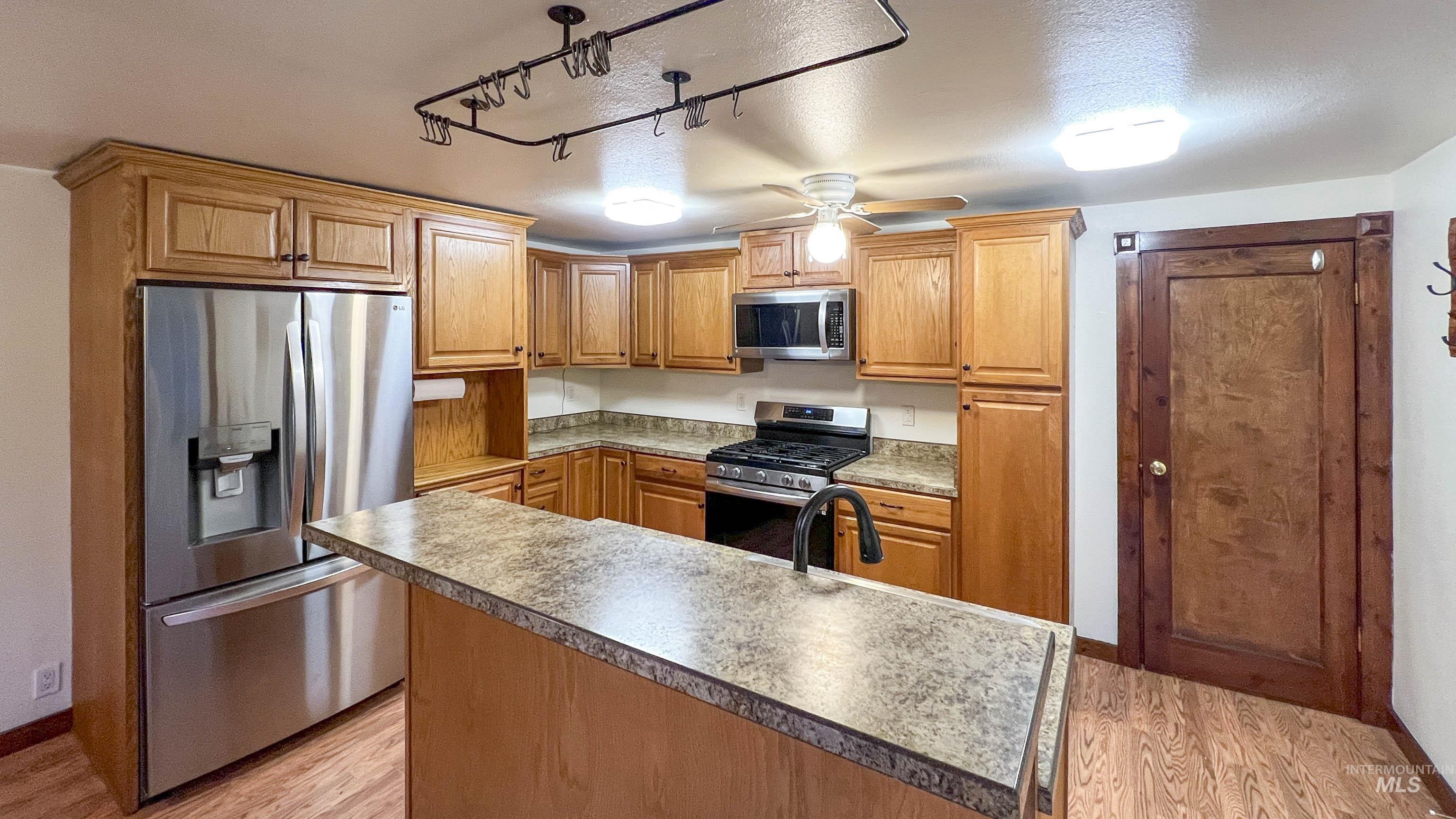 719 Viewpoint Rd, Ahsahka, Idaho 83520, 2 Bedrooms, 1 Bathroom, Residential For Sale, Price $415,000,MLS 98969193