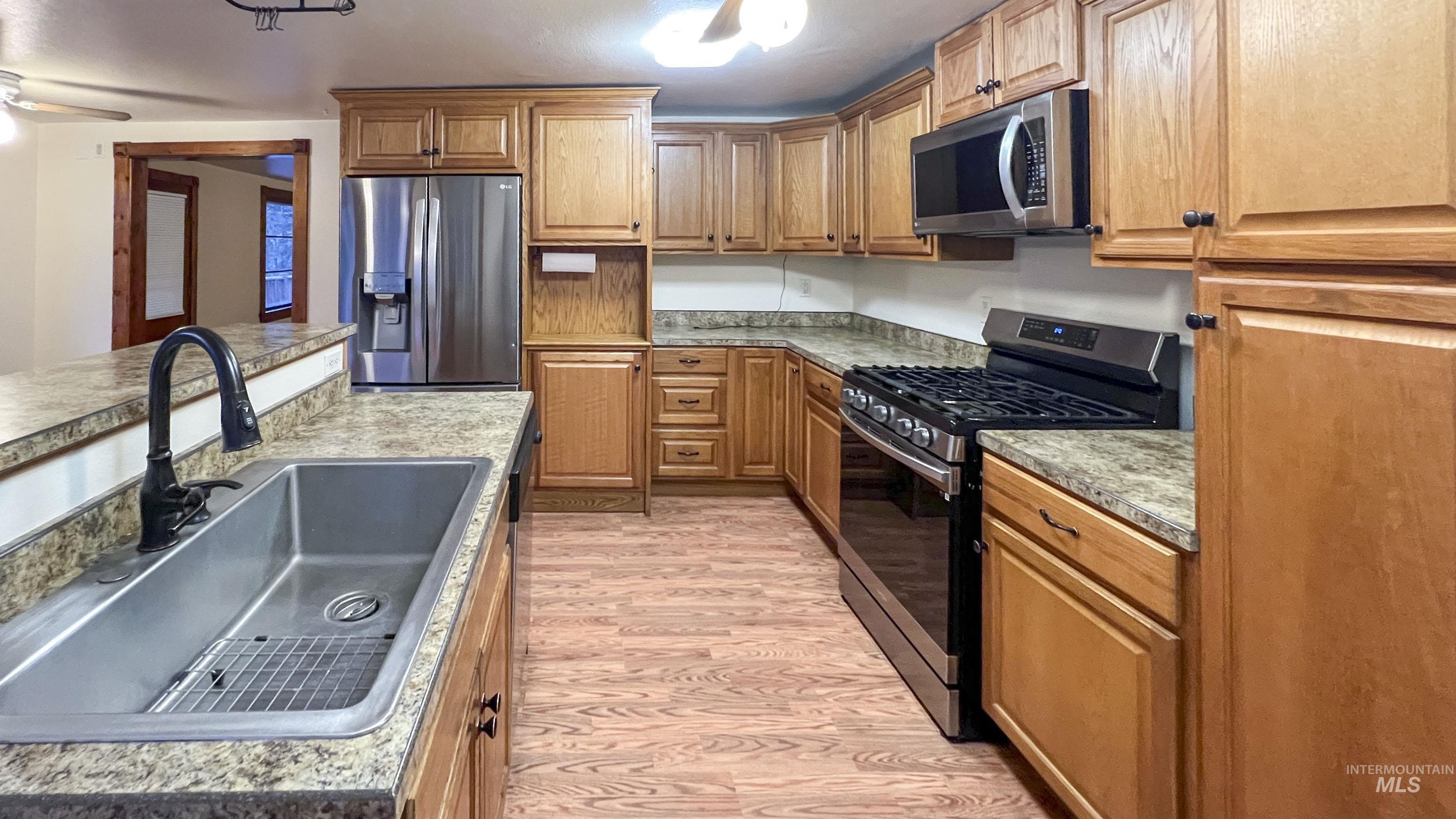 719 Viewpoint Rd, Ahsahka, Idaho 83520, 2 Bedrooms, 1 Bathroom, Residential For Sale, Price $415,000,MLS 98969193