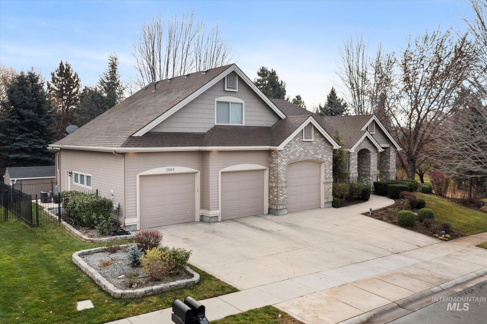 1643 N Watson Pl, Eagle, Idaho 83616, 5 Bedrooms, 4.5 Bathrooms, Residential For Sale, Price $1,289,000,MLS 98969198