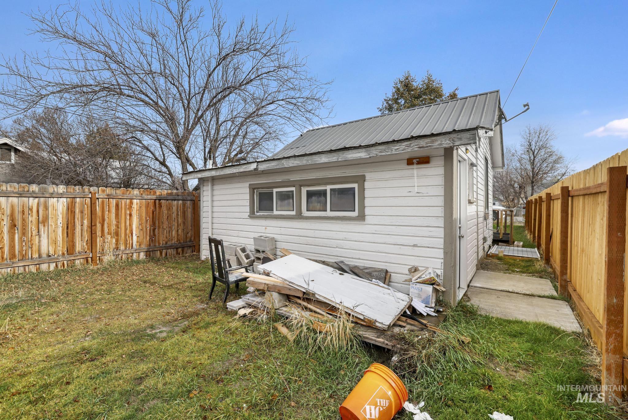 729 California Street, Gooding, Idaho 83330, 2 Bedrooms, 1 Bathroom, Residential For Sale, Price $149,900,MLS 98969199