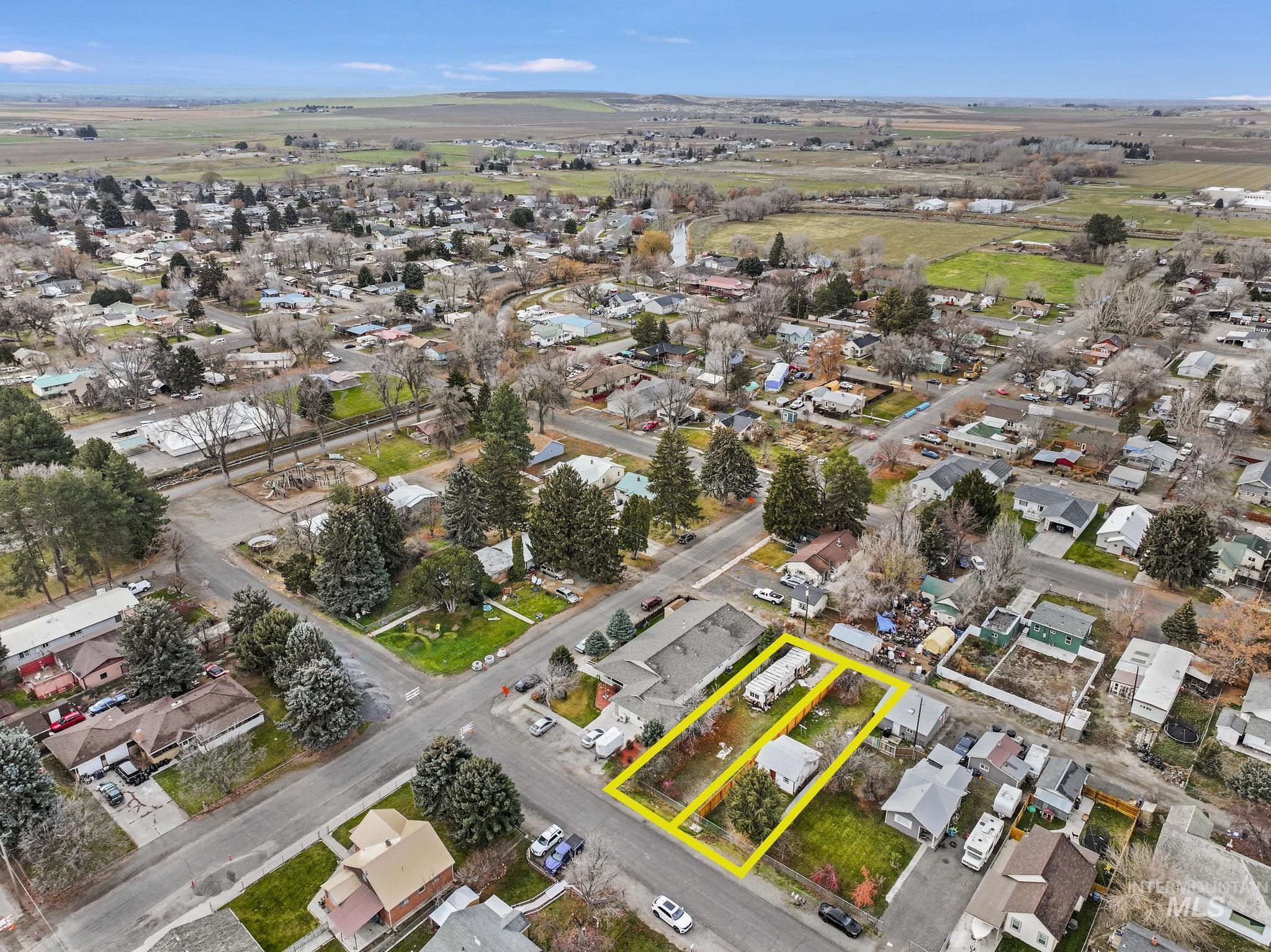 729 California Street, Gooding, Idaho 83330, 2 Bedrooms, 1 Bathroom, Residential For Sale, Price $149,900,MLS 98969199