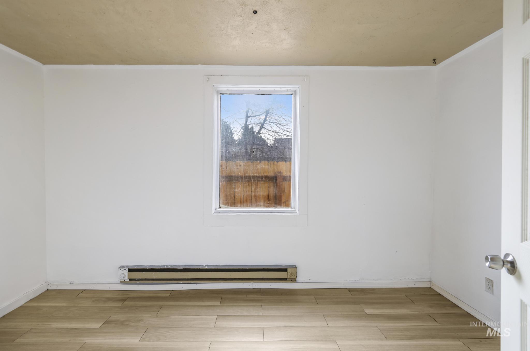 729 California Street, Gooding, Idaho 83330, 2 Bedrooms, 1 Bathroom, Residential For Sale, Price $149,900,MLS 98969199