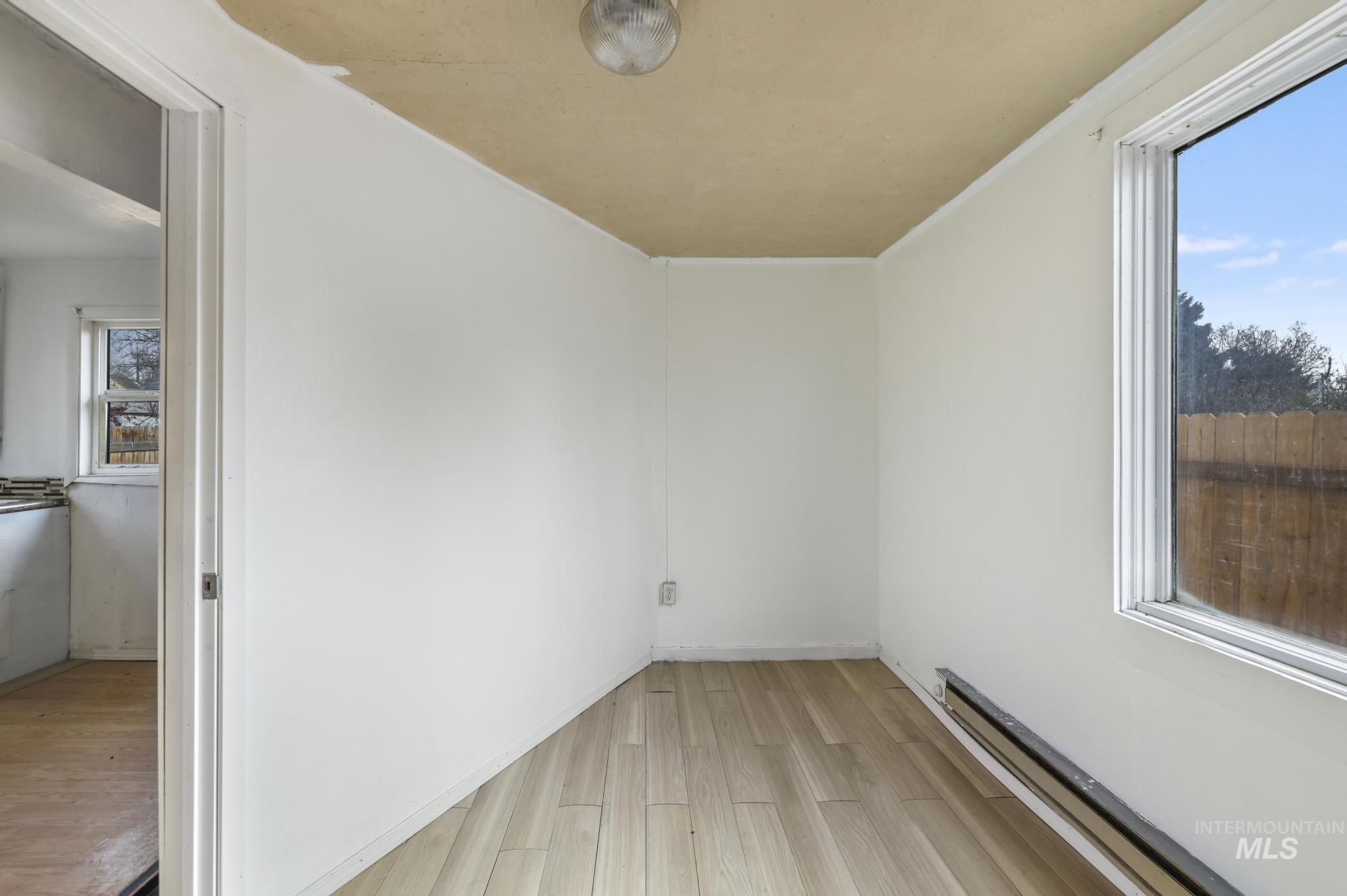 729 California Street, Gooding, Idaho 83330, 2 Bedrooms, 1 Bathroom, Residential For Sale, Price $149,900,MLS 98969199