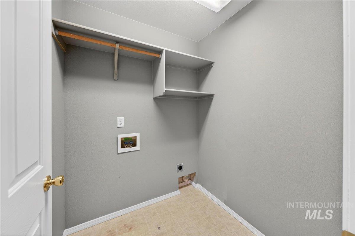 7415 N Matlock Ave, Boise, Idaho 83714, 3 Bedrooms, 2 Bathrooms, Residential For Sale, Price $455,000,MLS 98969201