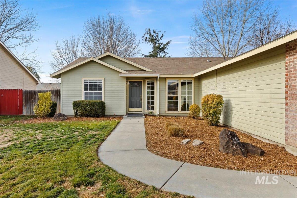 7415 N Matlock Ave, Boise, Idaho 83714, 3 Bedrooms, 2 Bathrooms, Residential For Sale, Price $455,000,MLS 98969201