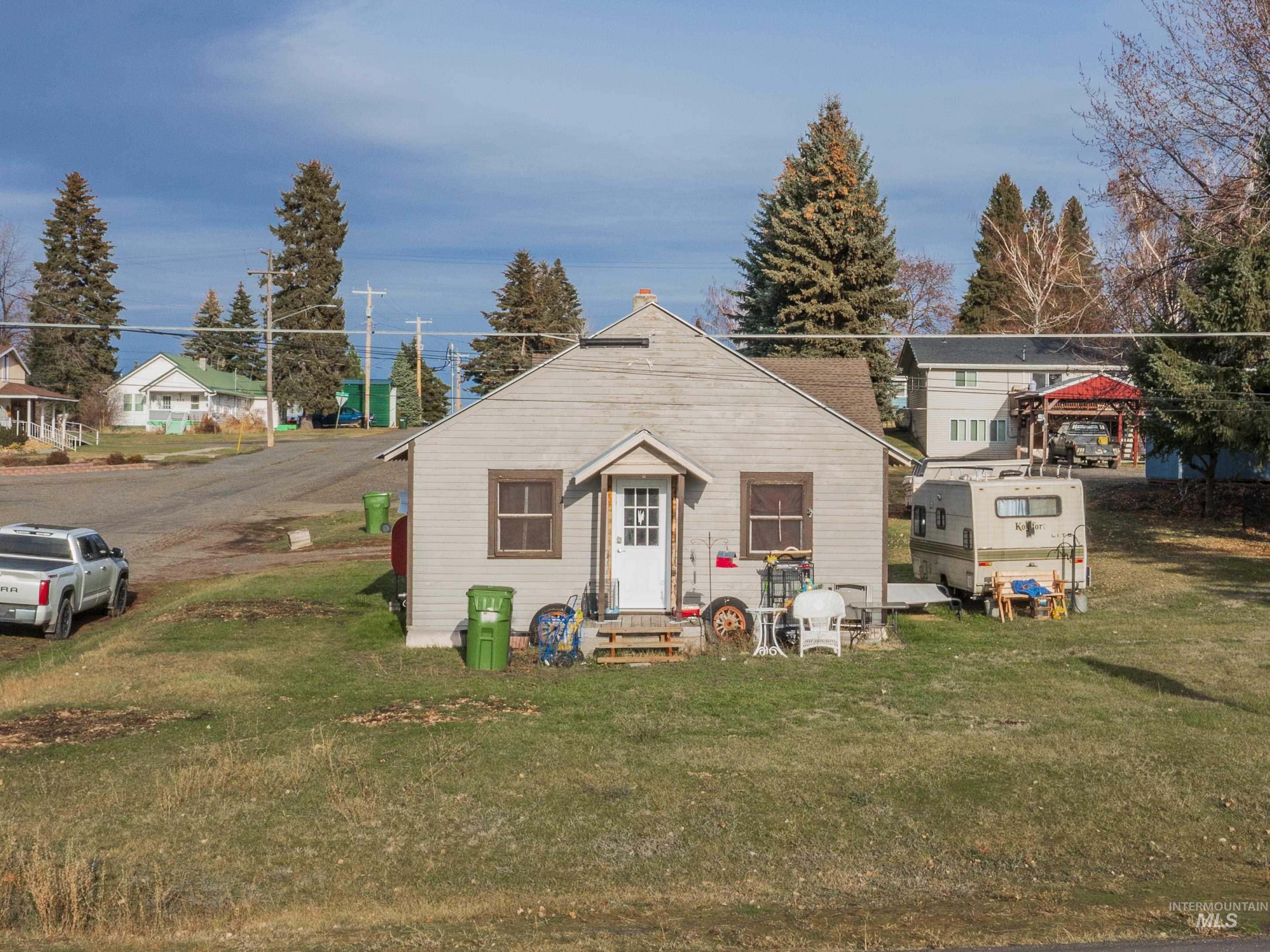 607 6th St., Craigmont, Idaho 83523, 4 Bedrooms, 2 Bathrooms, Residential For Sale, Price $184,000,MLS 98969204