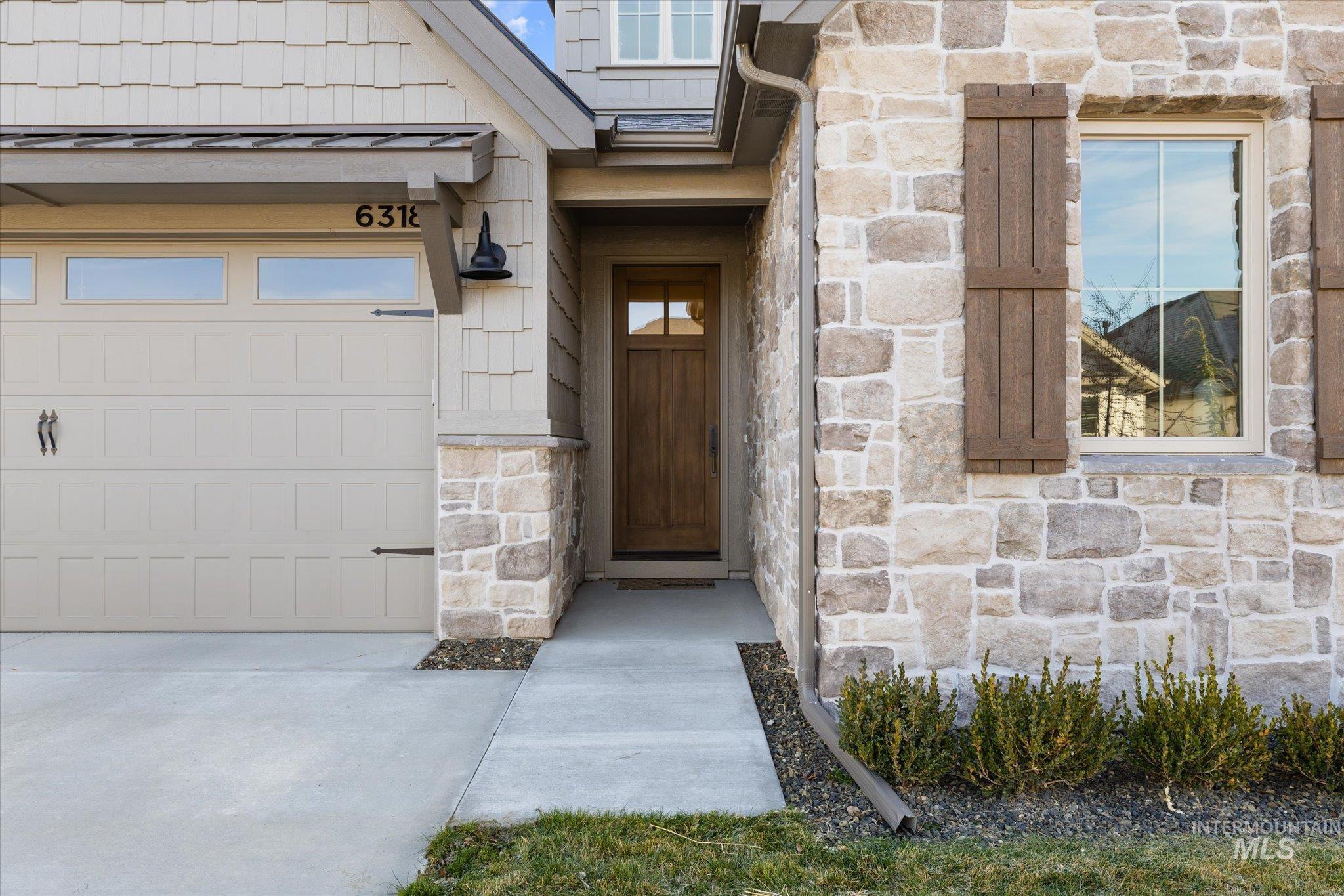 6318 S Utmost Ln., Meridian, Idaho 83642, 3 Bedrooms, 2.5 Bathrooms, Residential For Sale, Price $524,900,MLS 98969209