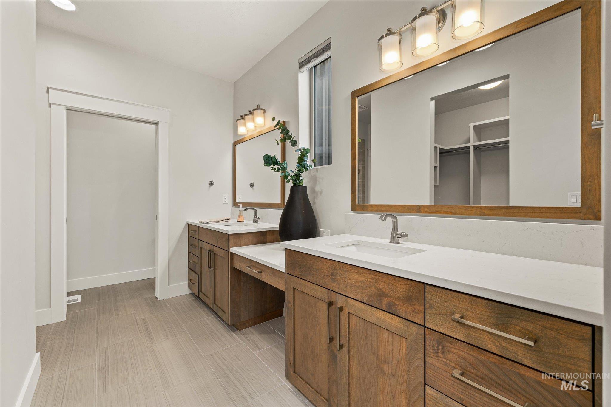 6318 S Utmost Ln., Meridian, Idaho 83642, 3 Bedrooms, 2.5 Bathrooms, Residential For Sale, Price $524,900,MLS 98969209