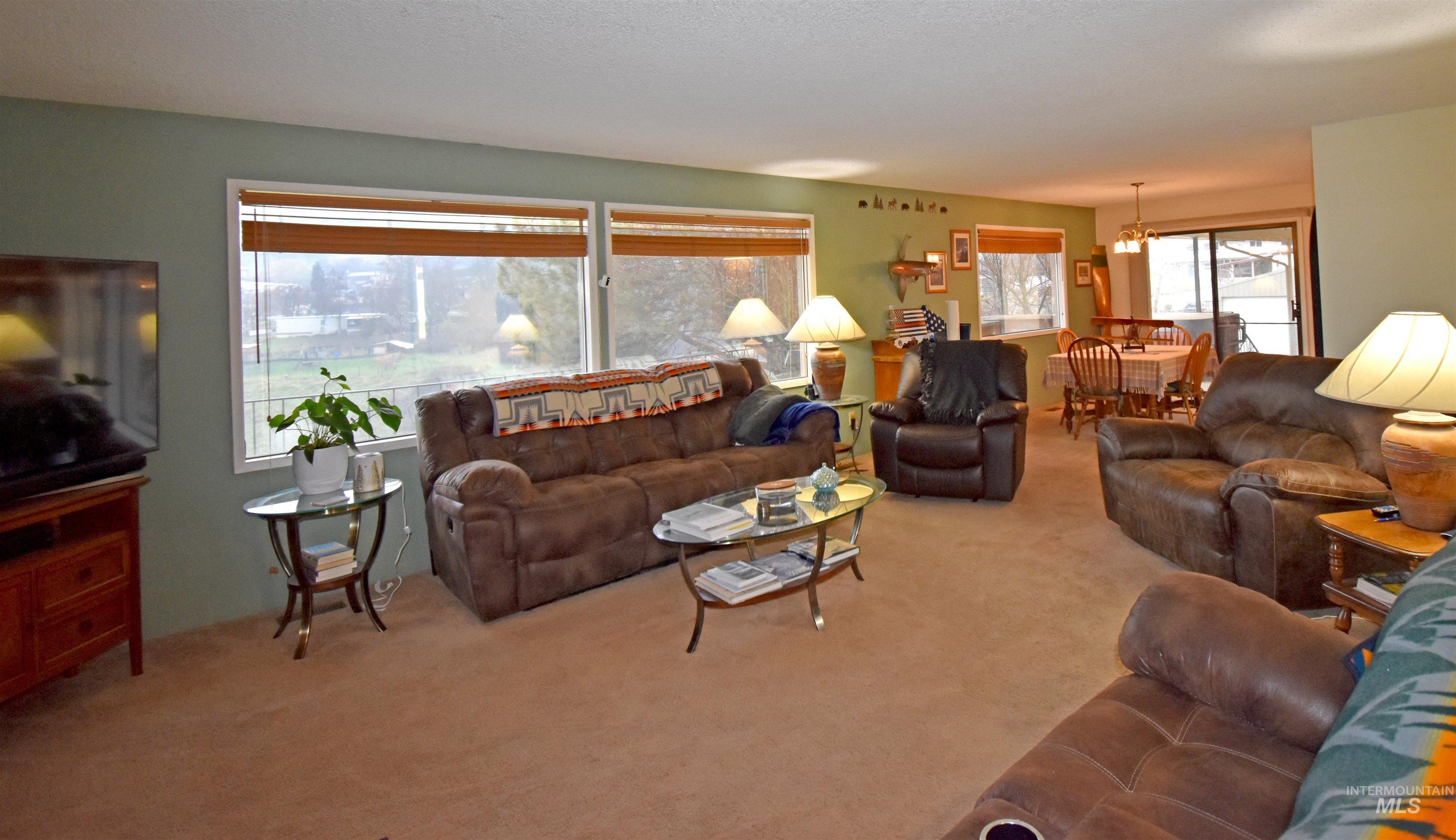 1045 Post Lane, Clarkston, Washington 99403, 5 Bedrooms, 3.5 Bathrooms, Residential For Sale, Price $660,000,MLS 98969211