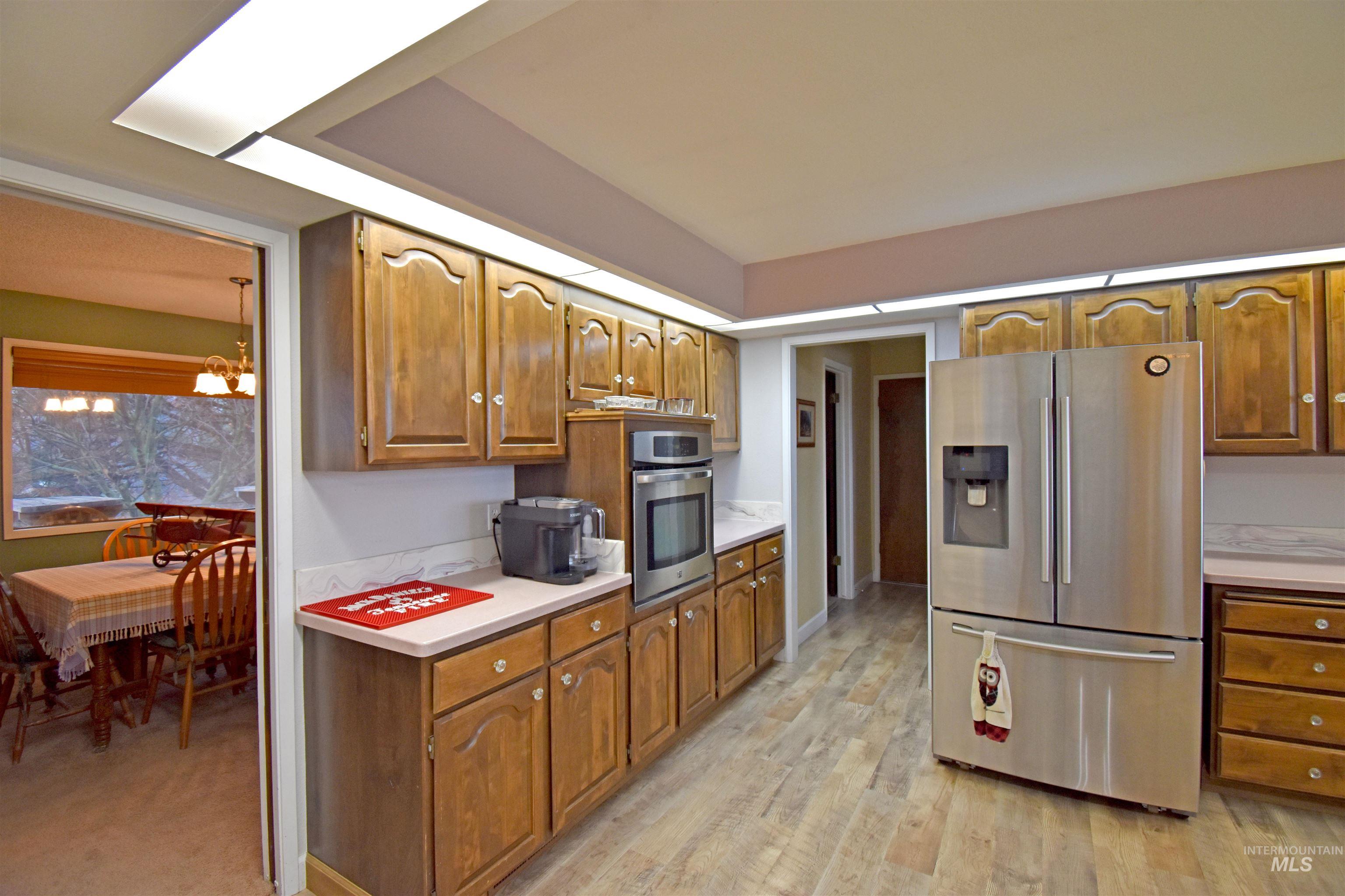 1045 Post Lane, Clarkston, Washington 99403, 5 Bedrooms, 3.5 Bathrooms, Residential For Sale, Price $660,000,MLS 98969211